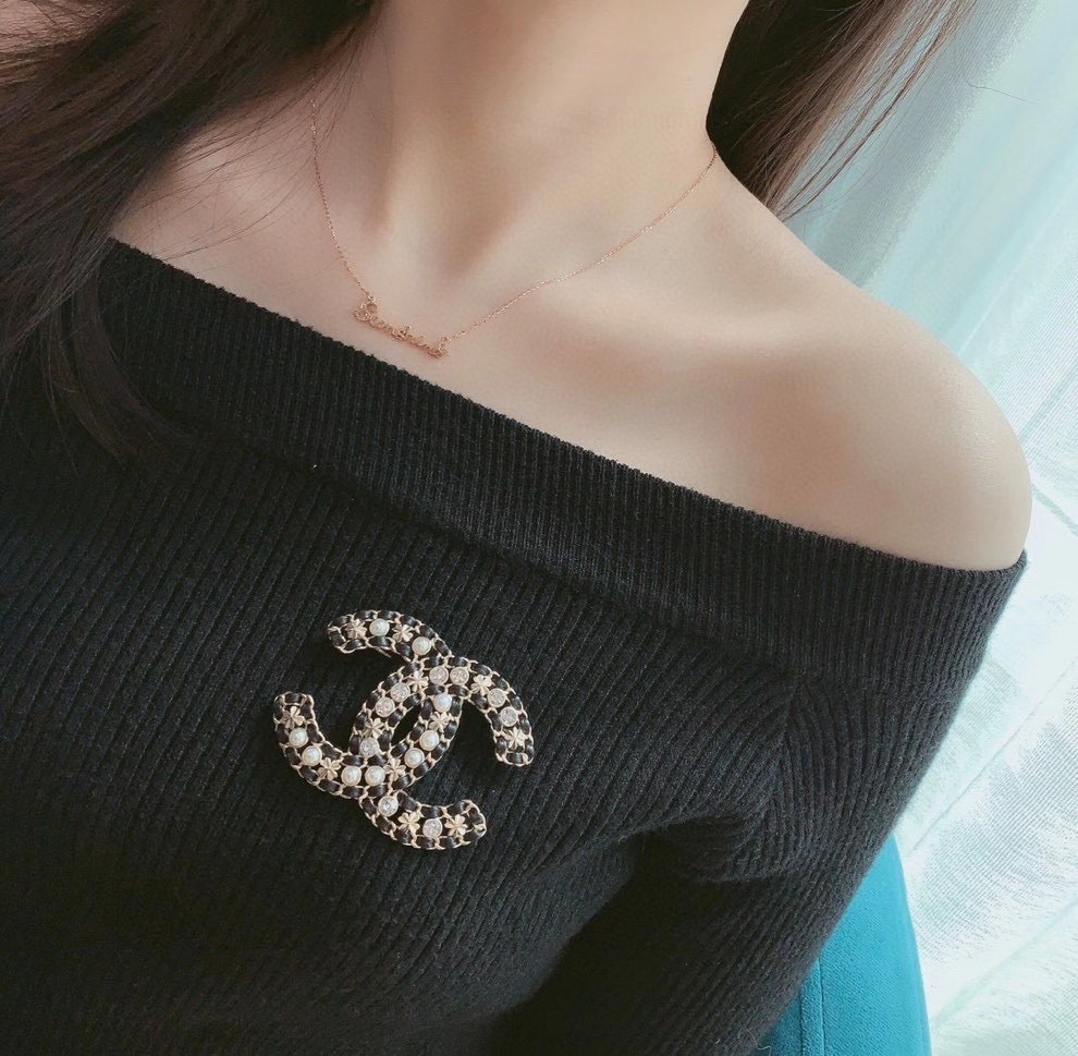 Chanel Brooch 011