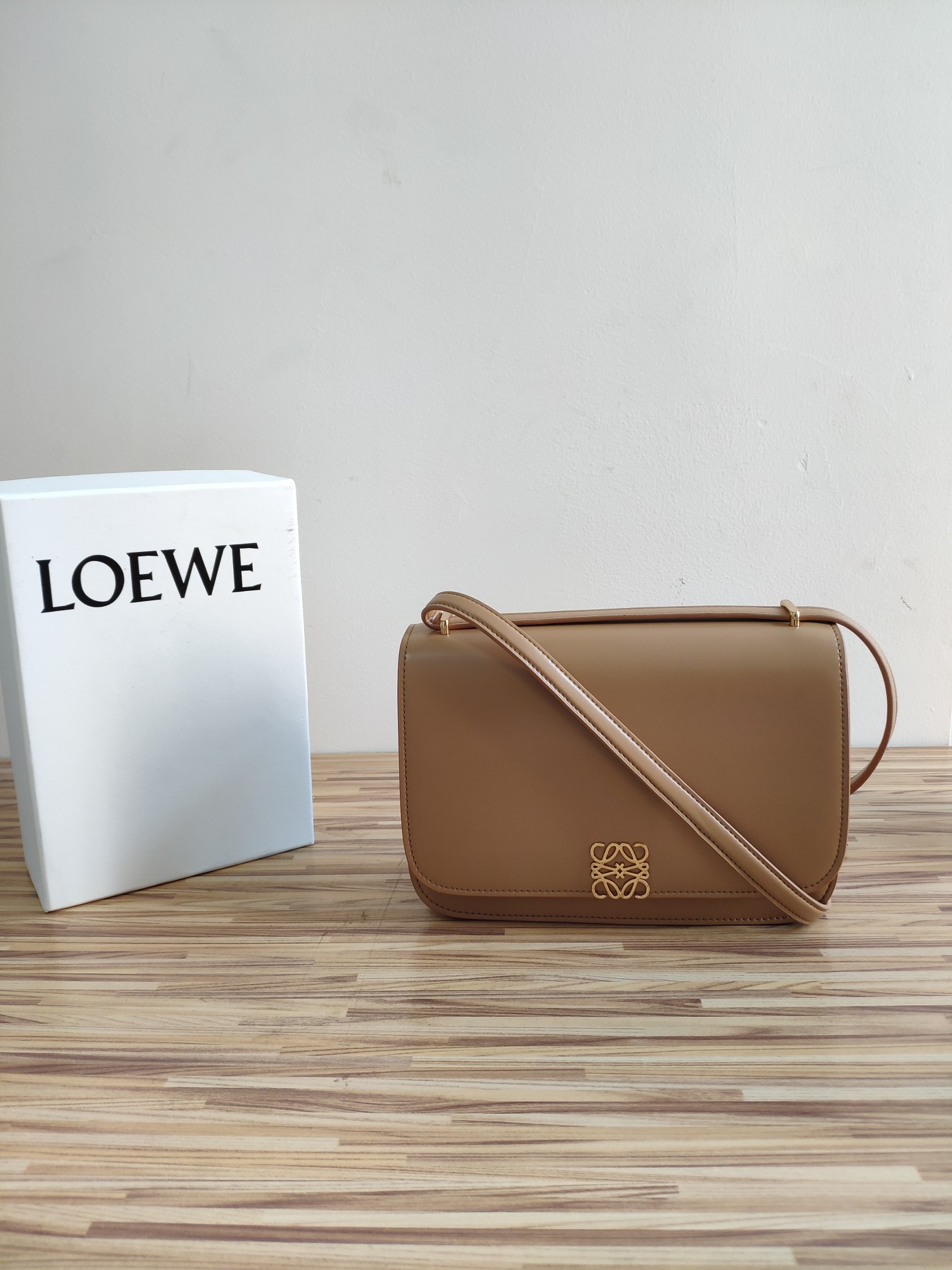 Loewe001 22PJ012 022