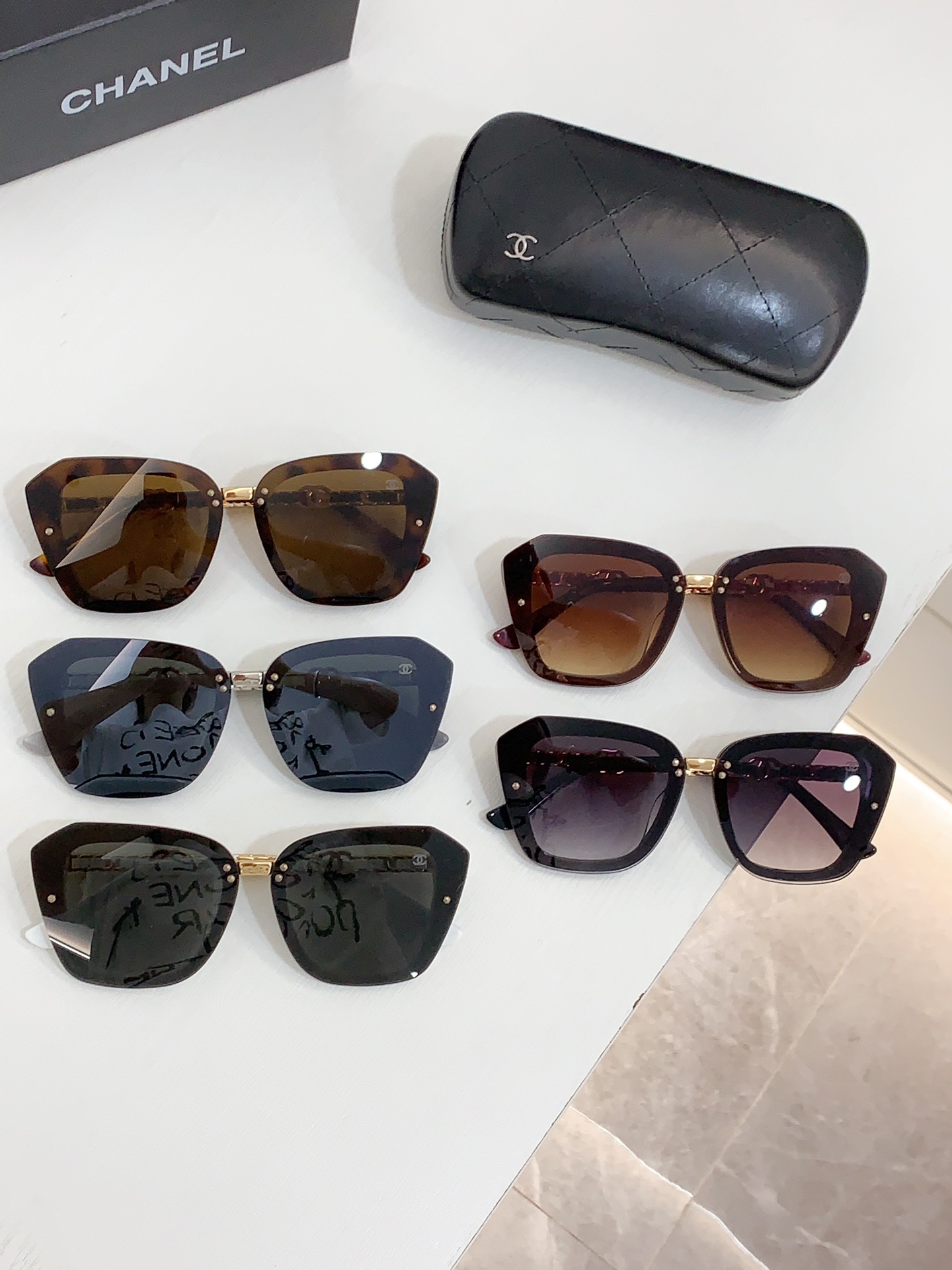 Chanel Sunglasses A95050 SM031