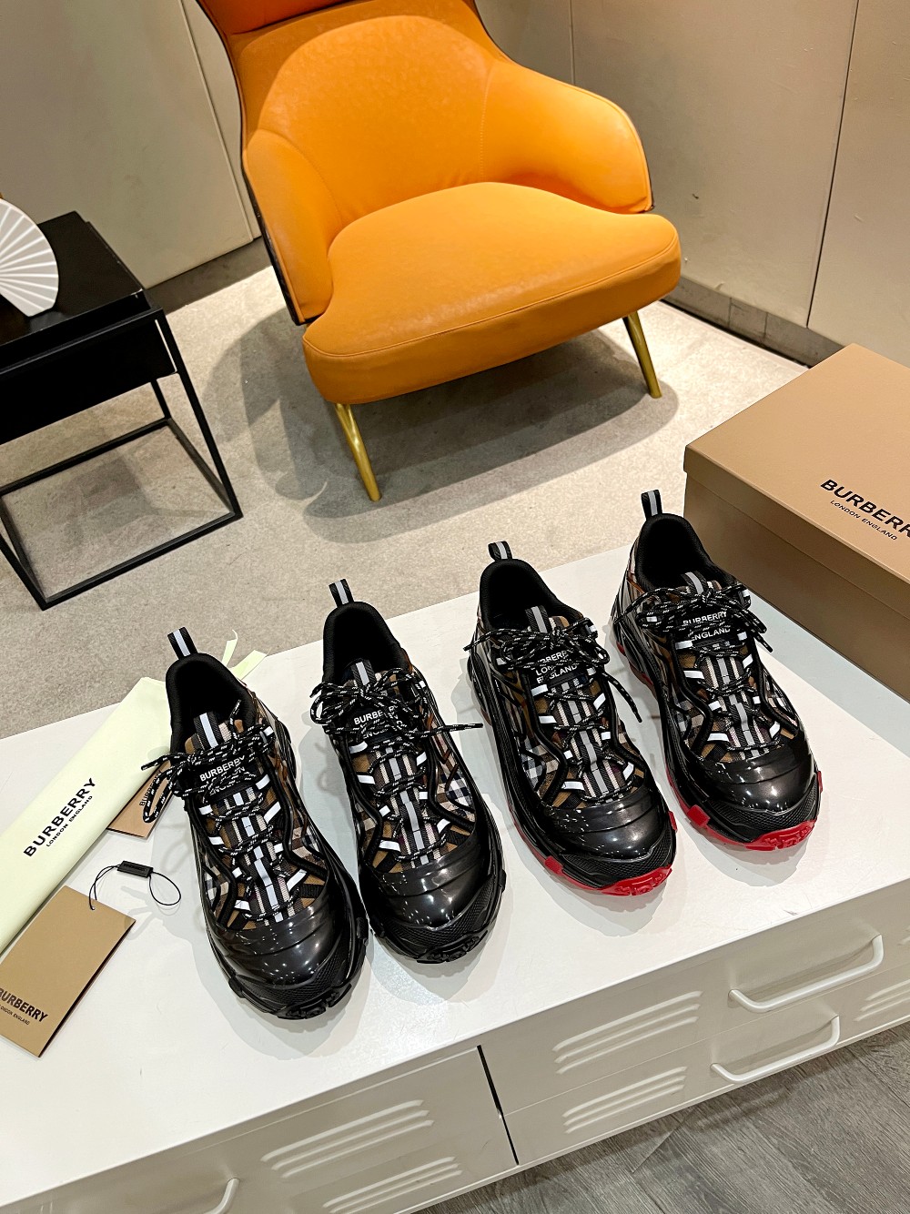 Burberry 001 Casual shoes XM533