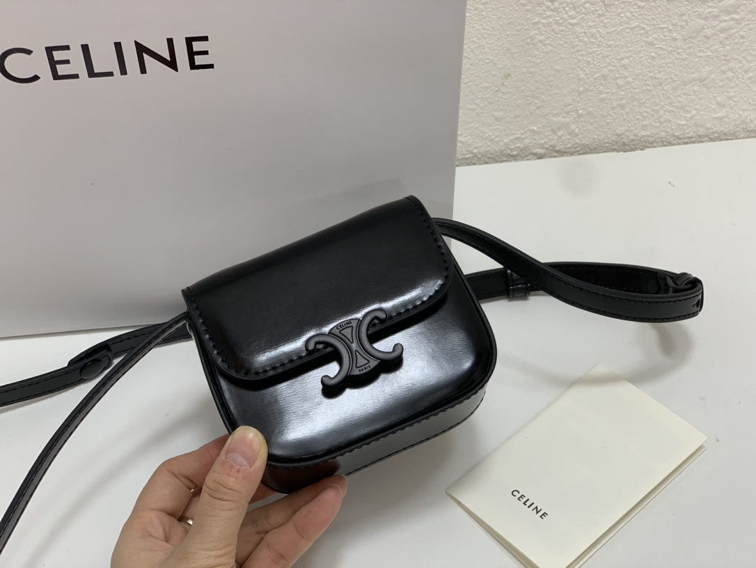 Celine003XX061