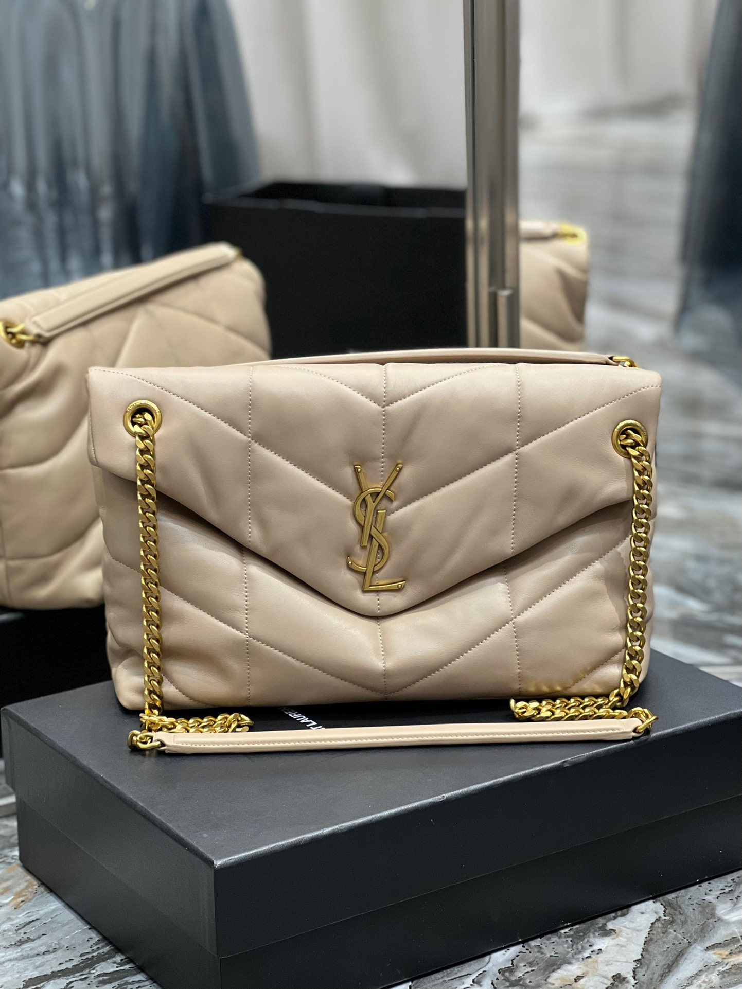 YSL577475LL081