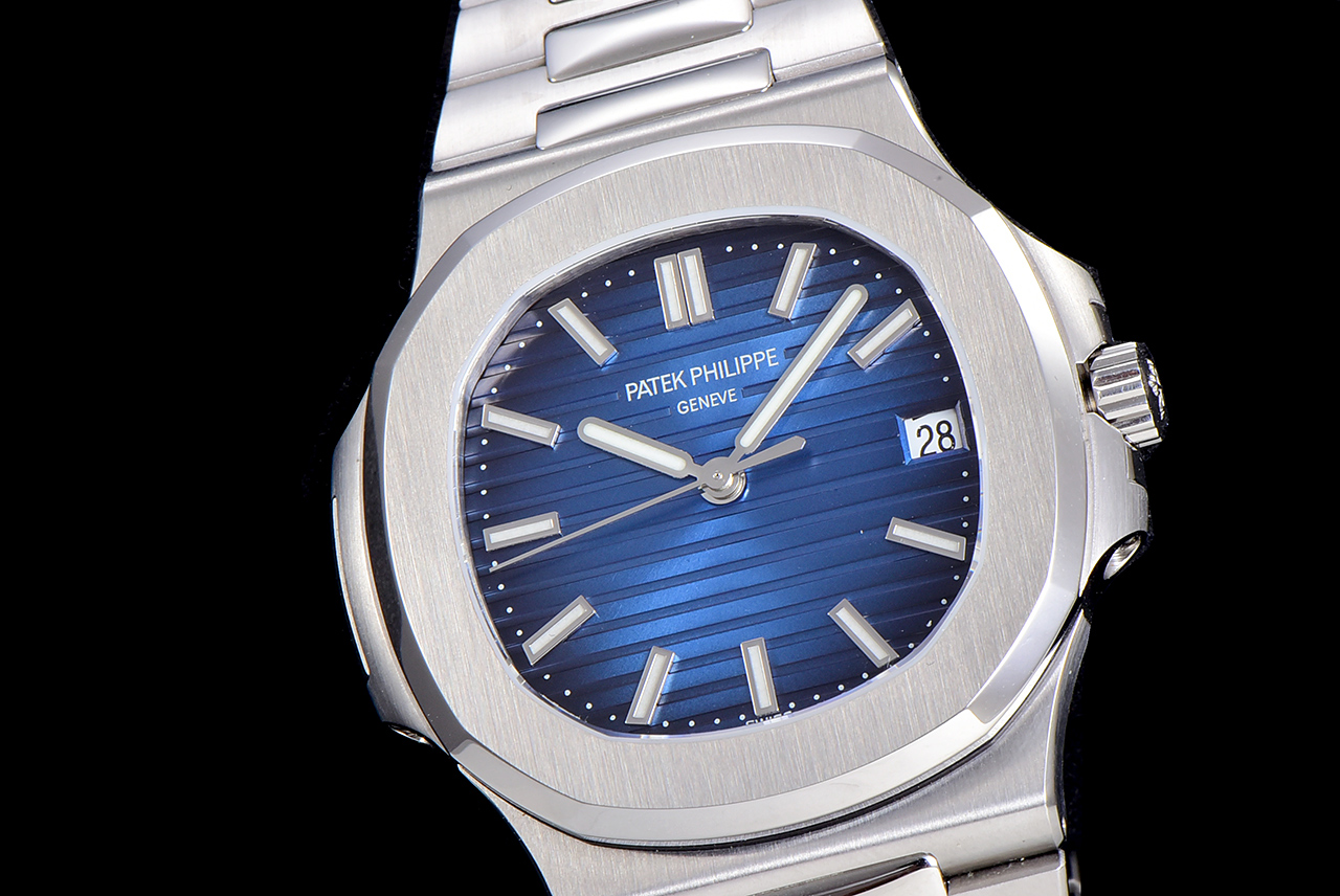 PATEK PHILIPPE NAUTILUS 5711 40mm