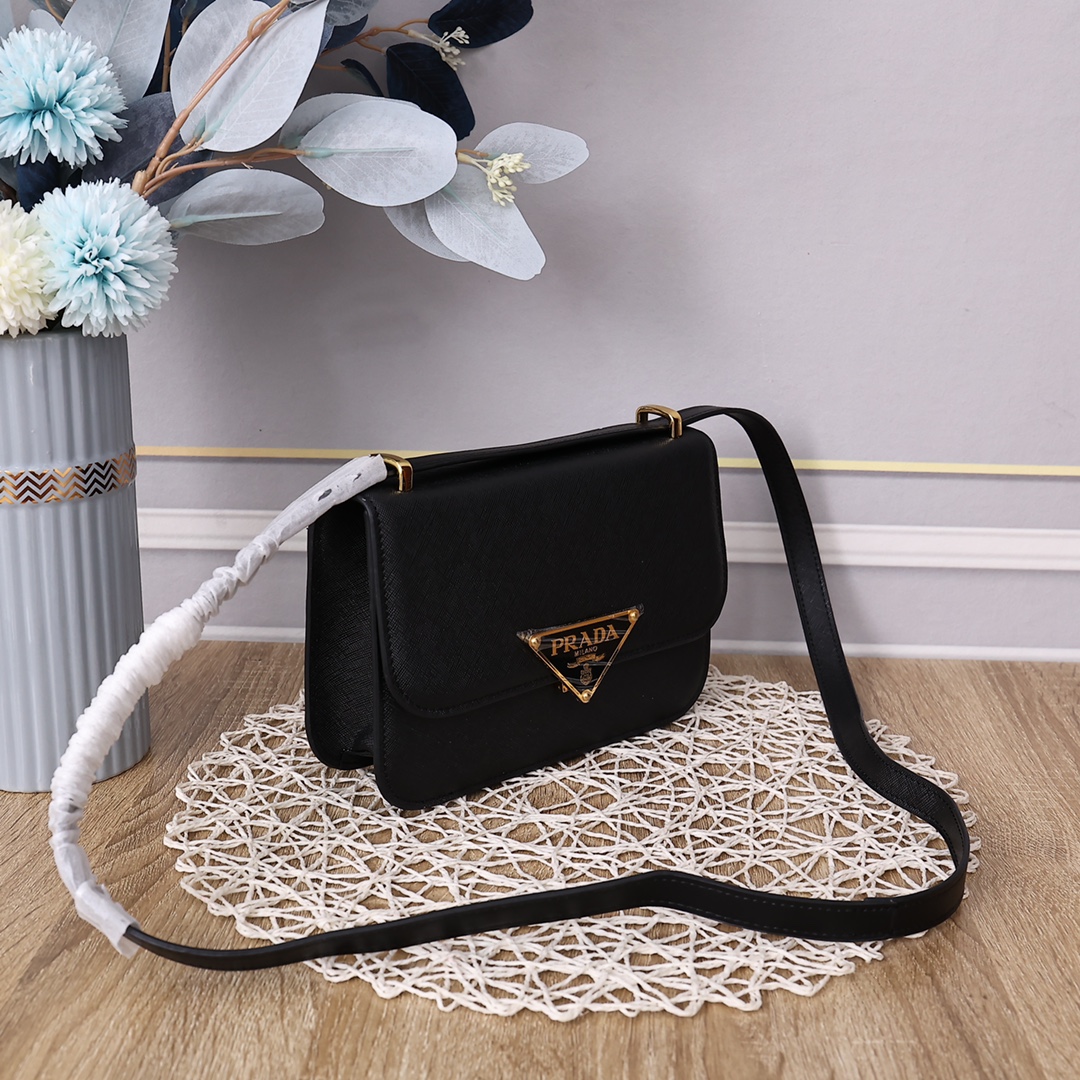 Prada0839 22PJ061