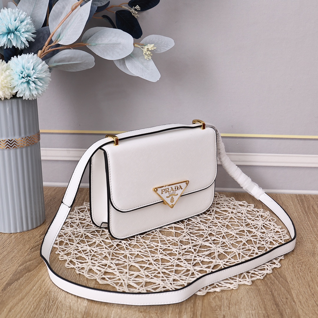Prada0839 22PJ061