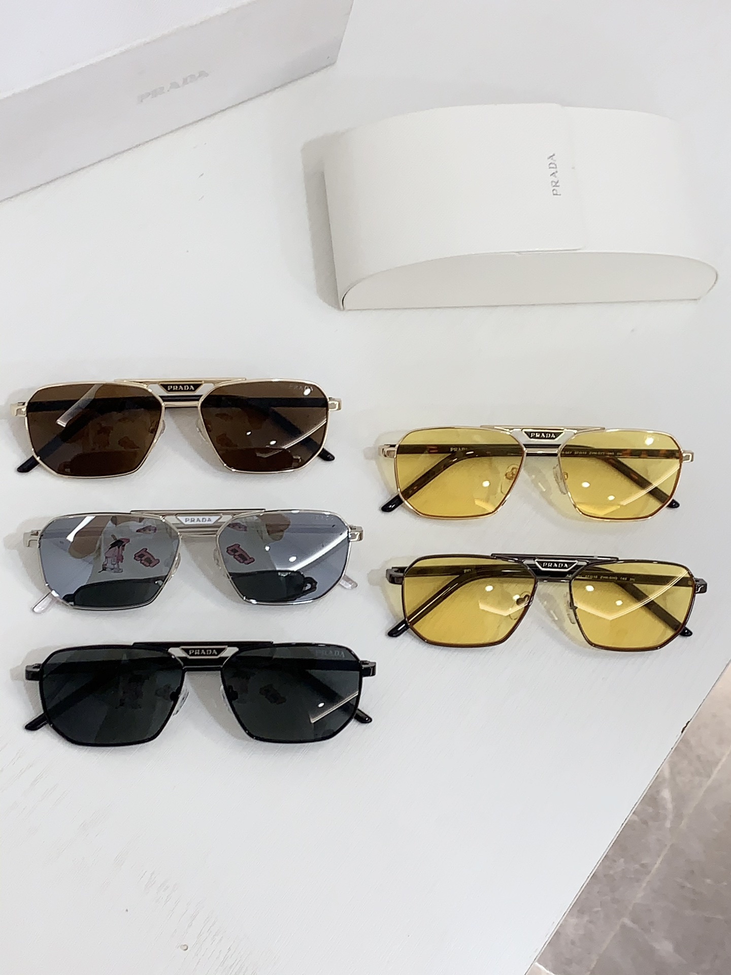 Prada Sunglasses SPR58Y SM011