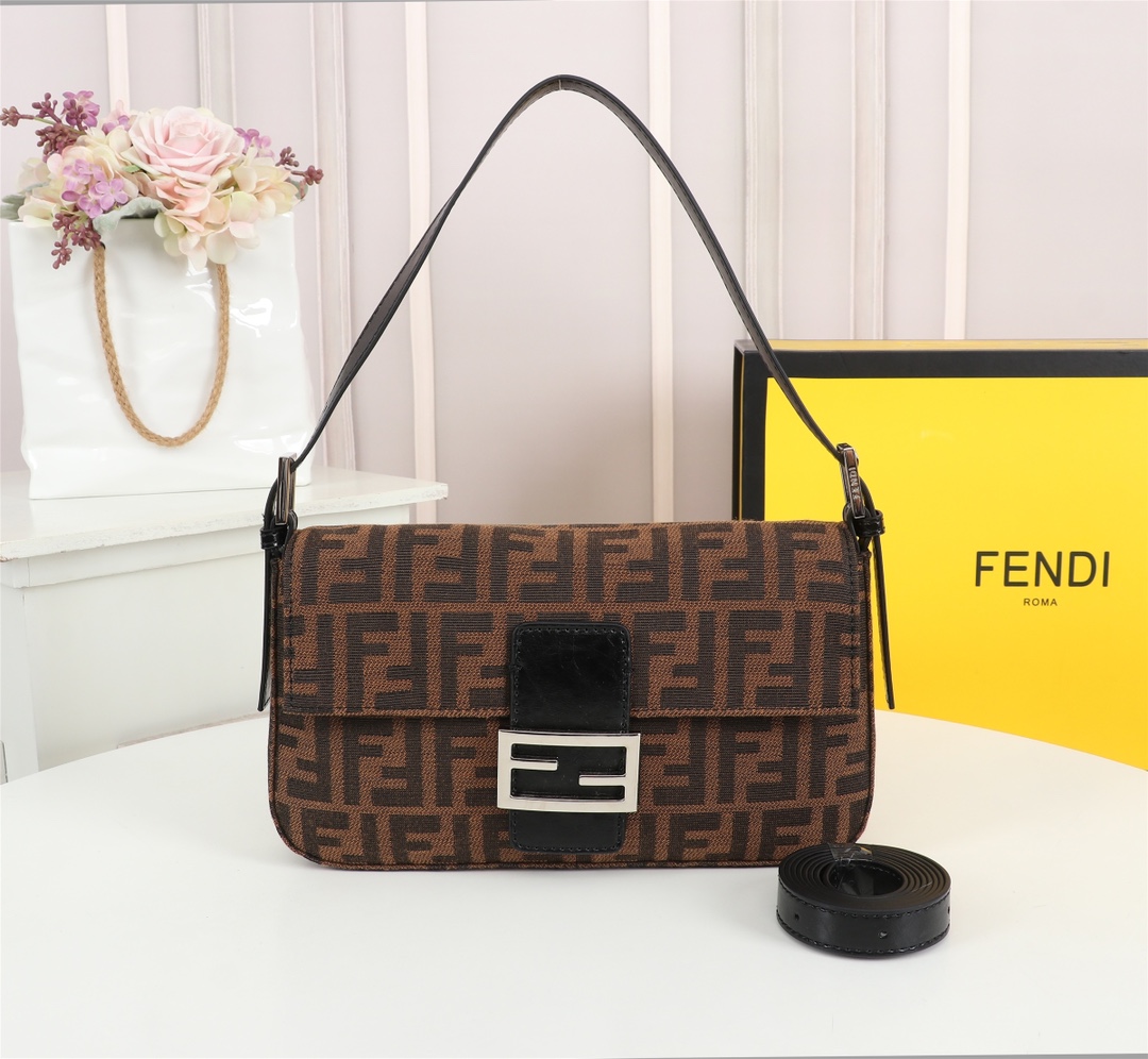 Fendi072JQE041