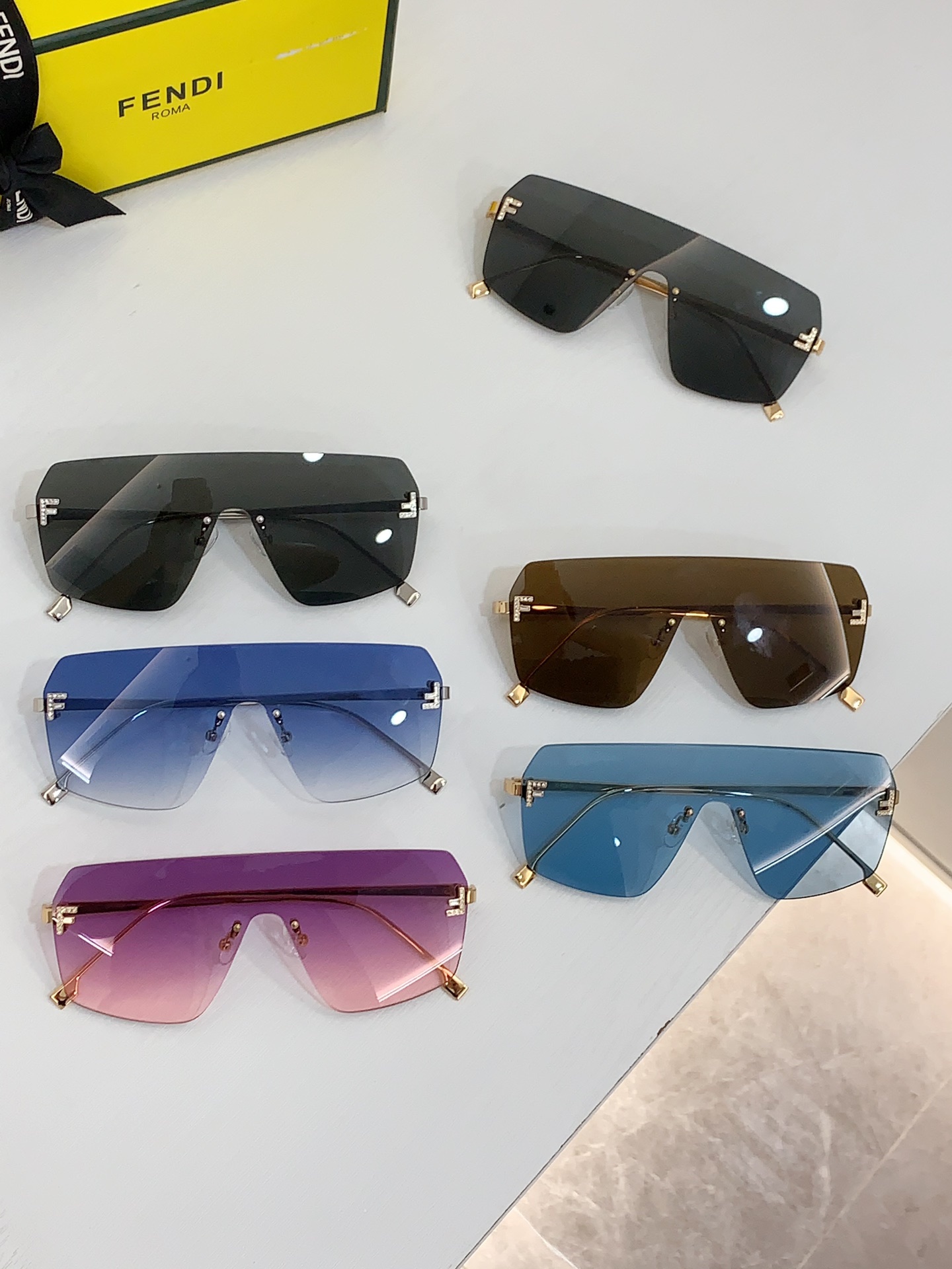 Fendi Sunglasses FE4121US SM051