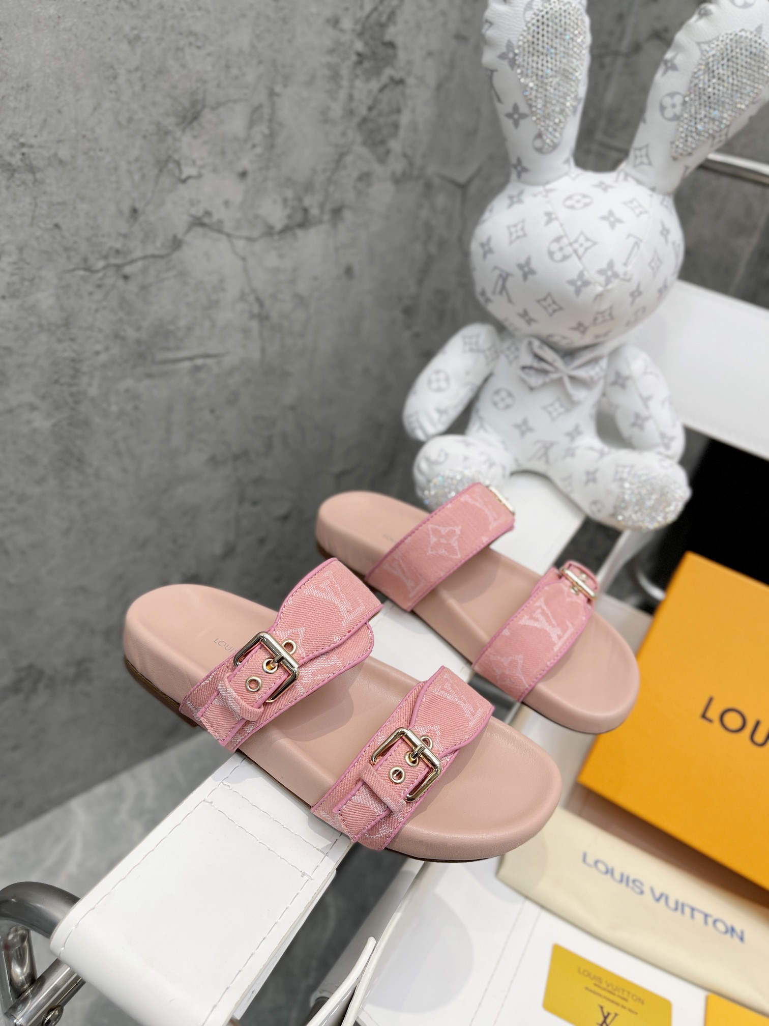 LV shoes 009 XM032