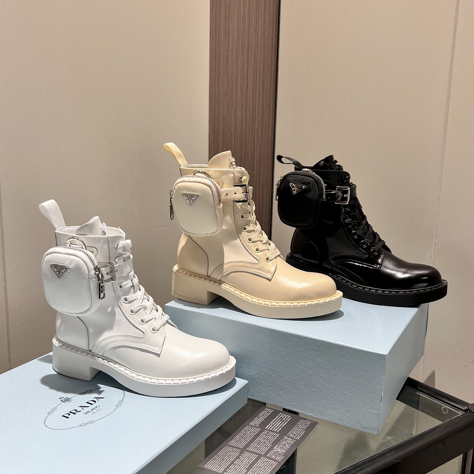 PRADA 004 boots XM053