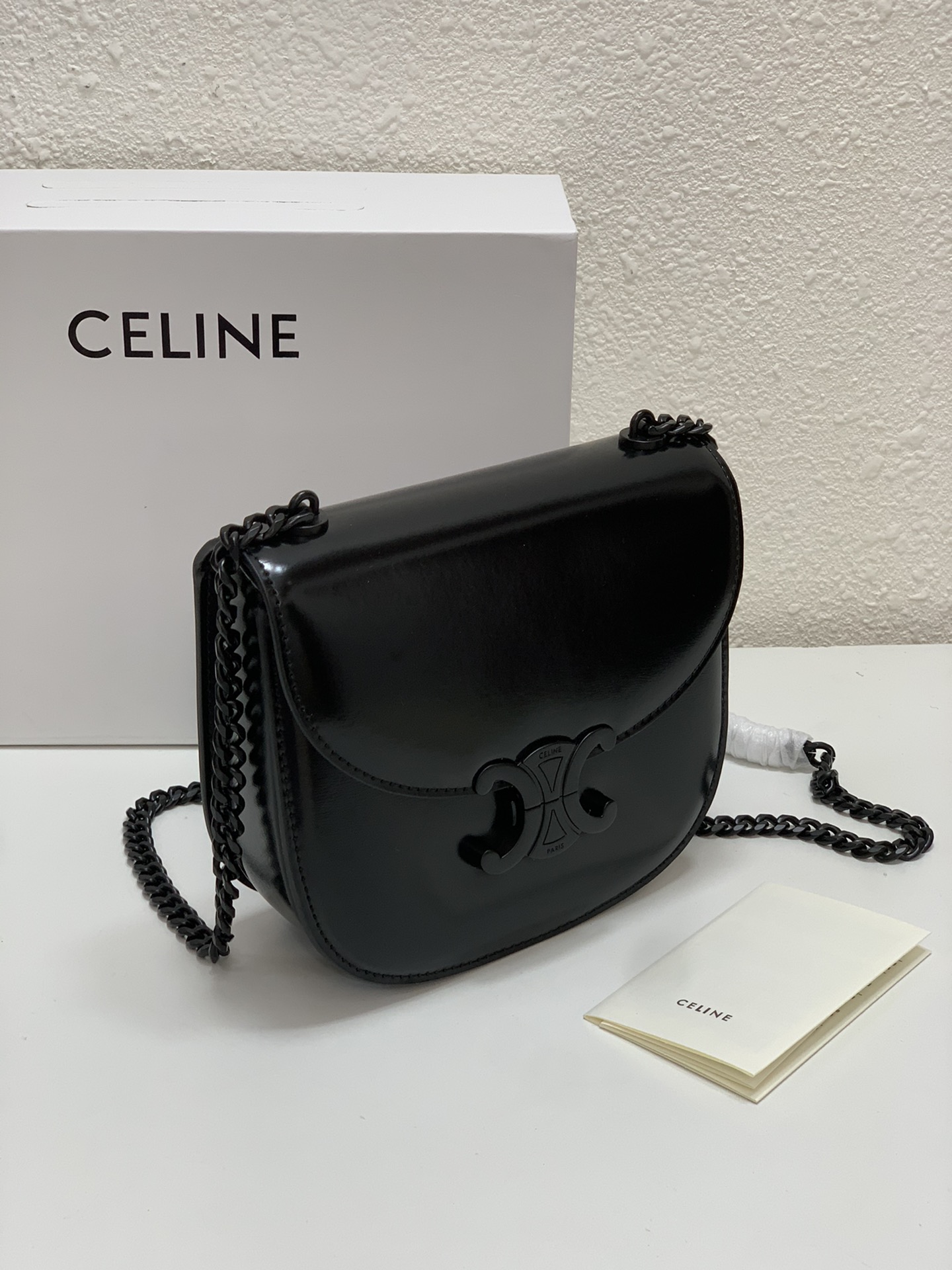 Celine004XX581