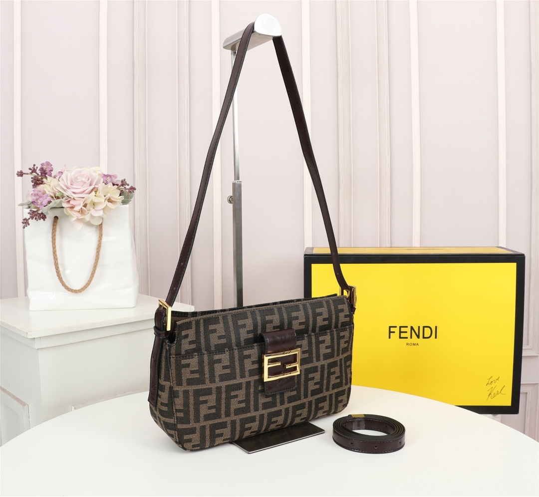 Fendi005JQE051