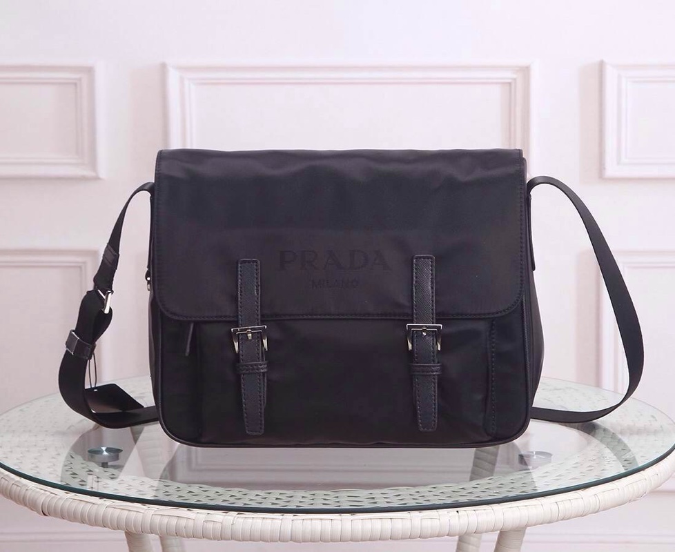 Prada messenger bag 6671