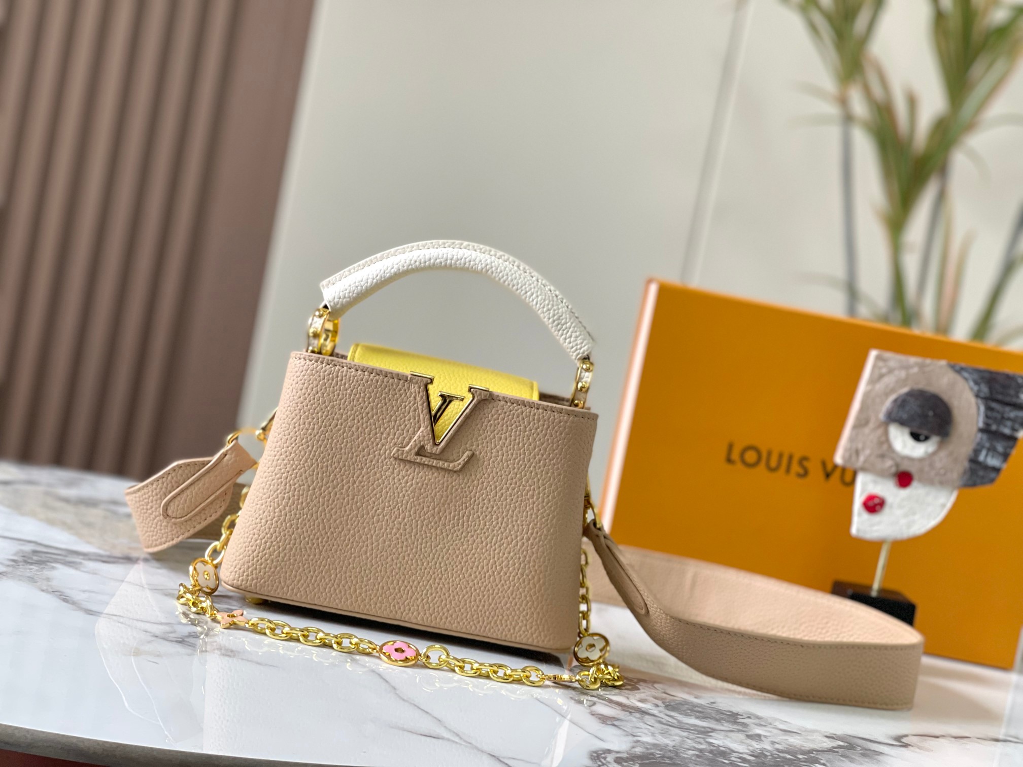 LVM20845CS012 21*14*8 cm