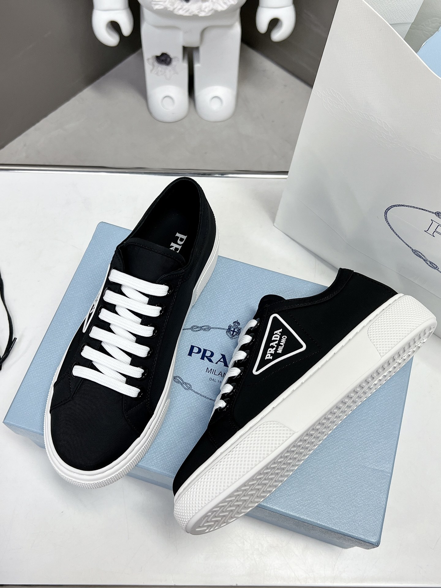 Prada shoes (35-40) PD009