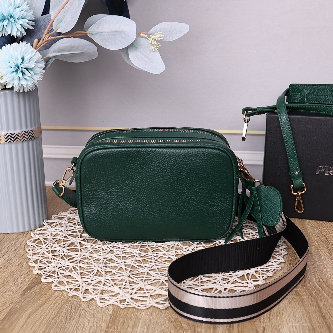 Prada0838 22PJ061