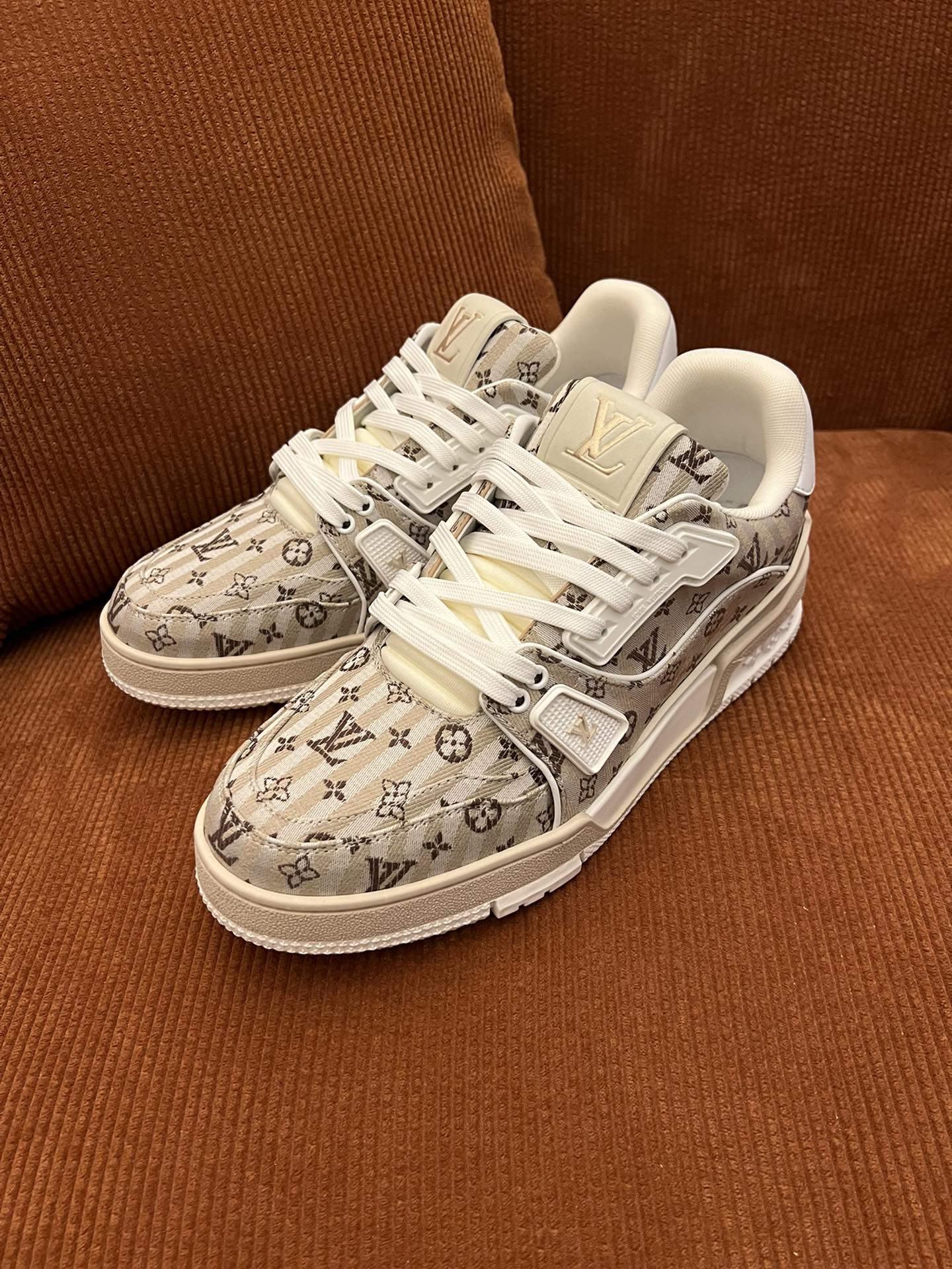 LV 025 Casual shoes XM024 03