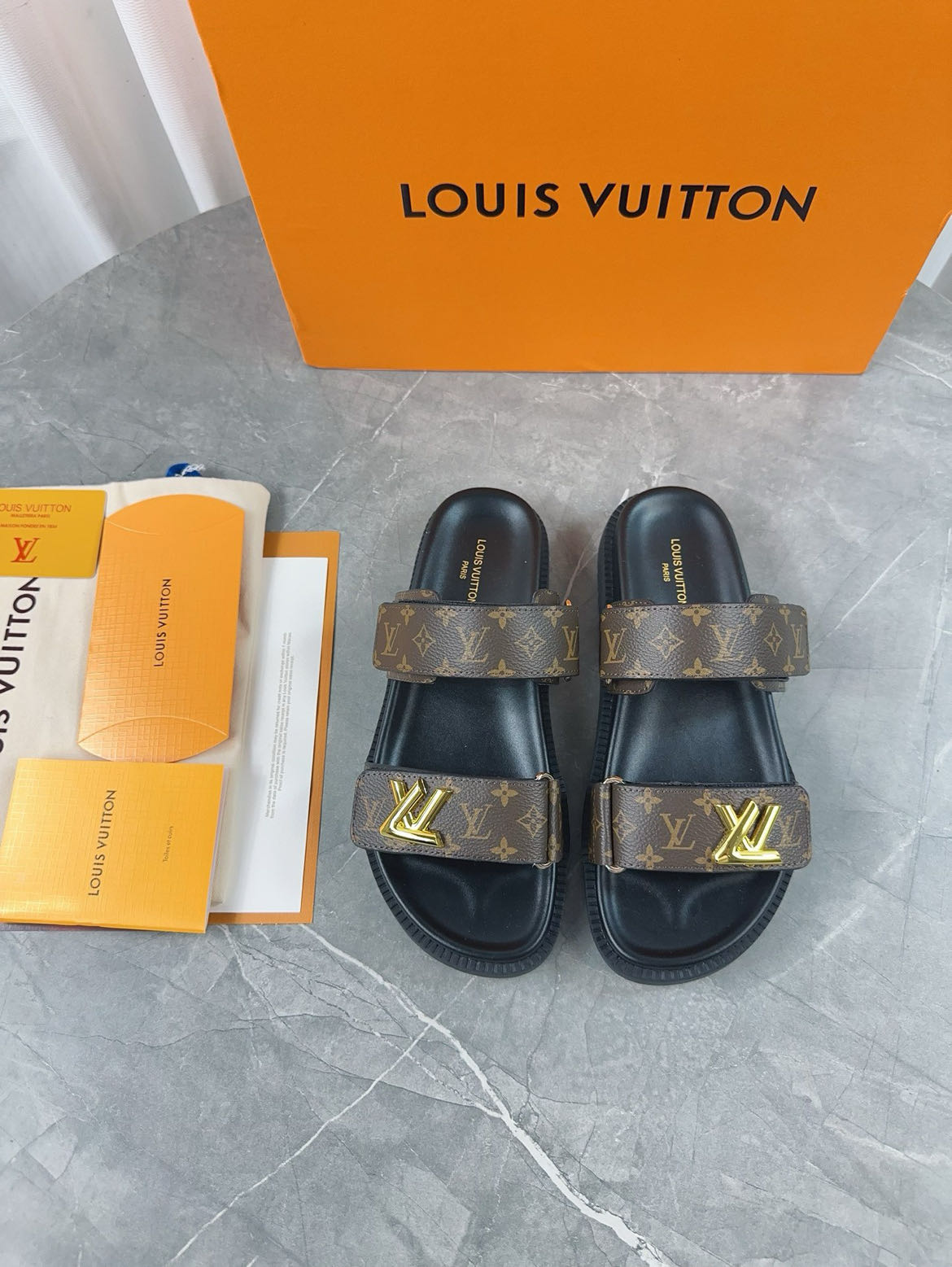 LV shoes 019 XM081