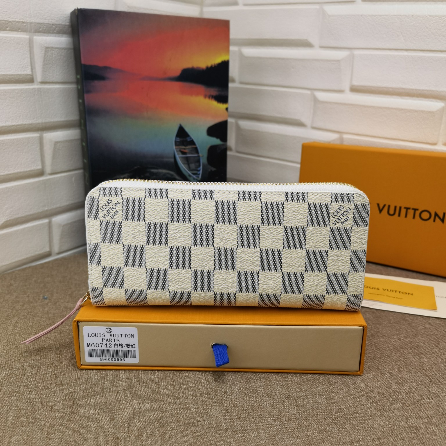 LV60742HY07