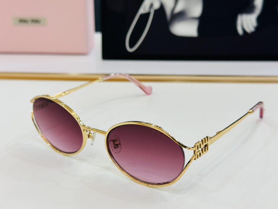 Miu Miu Sunglasses SMU52Y SM021