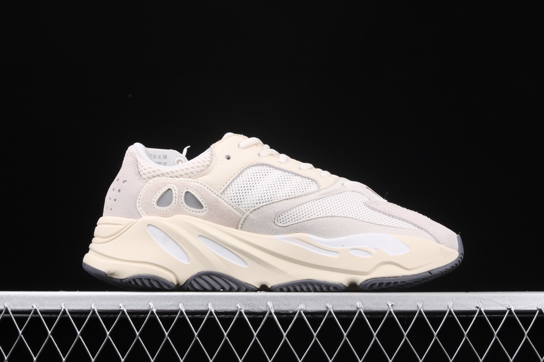 Yeezy Boost 700“Analog”EG7596