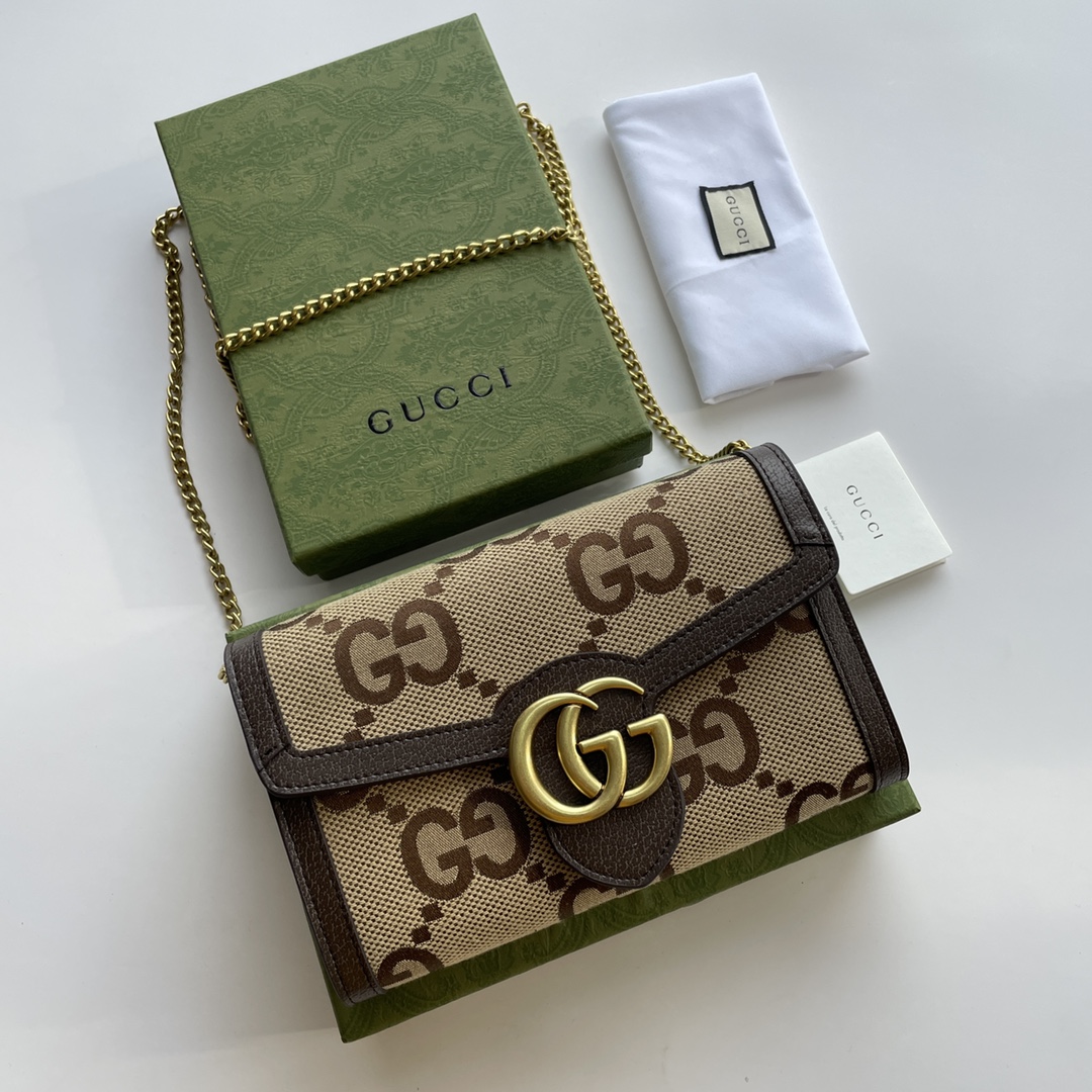 Gucci401232LM021
