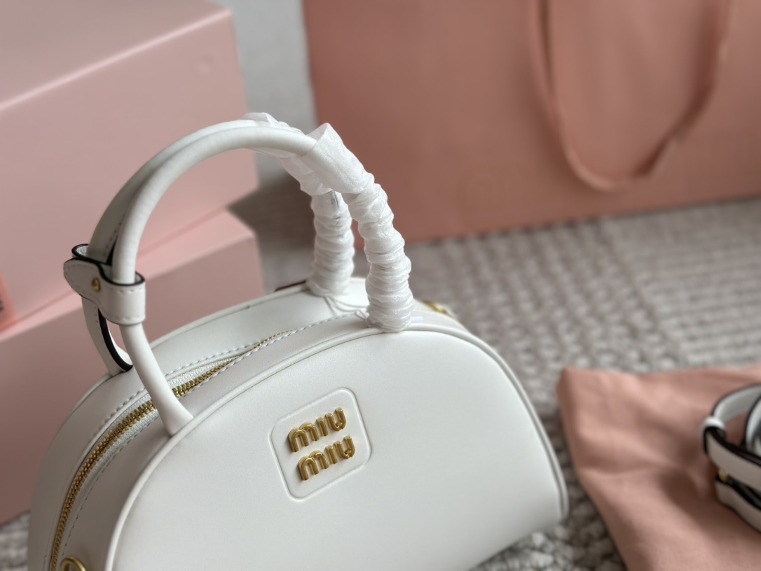 Miu Miu Handbag 008 LLS571 21cm