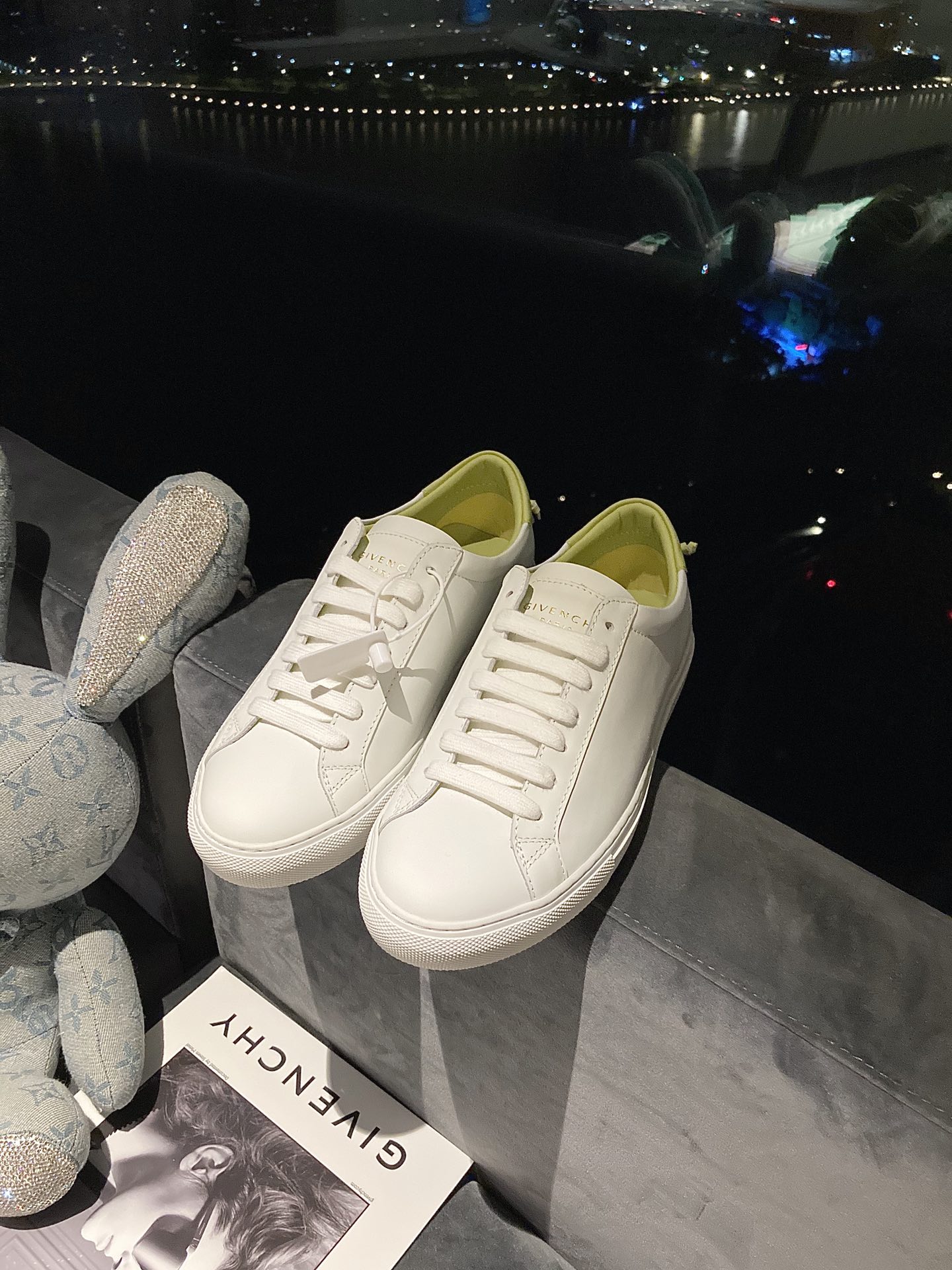 GIVENCHY 008 Casual shoes XM 092