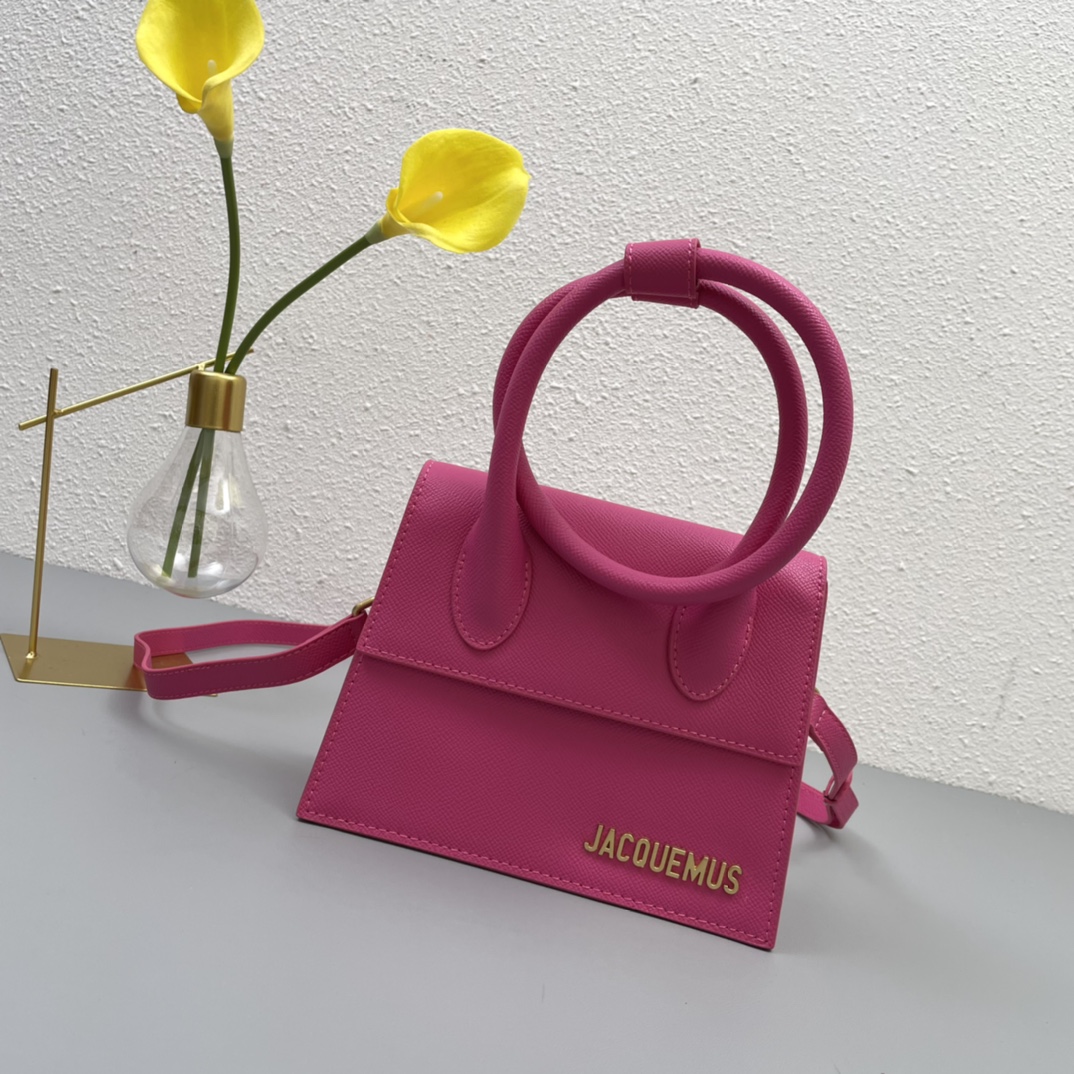 JACQUEMUS 2023 22PJ551