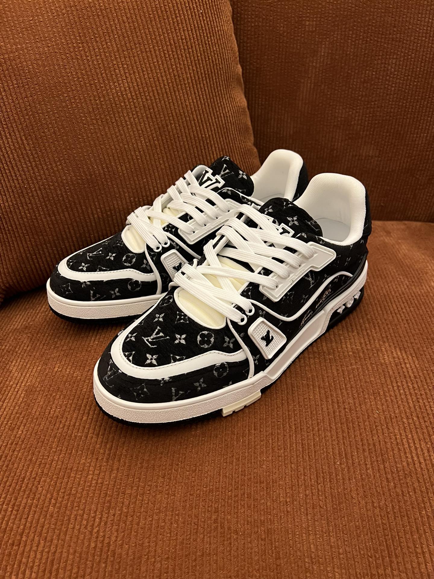 LV 025 Casual shoes XM024 01