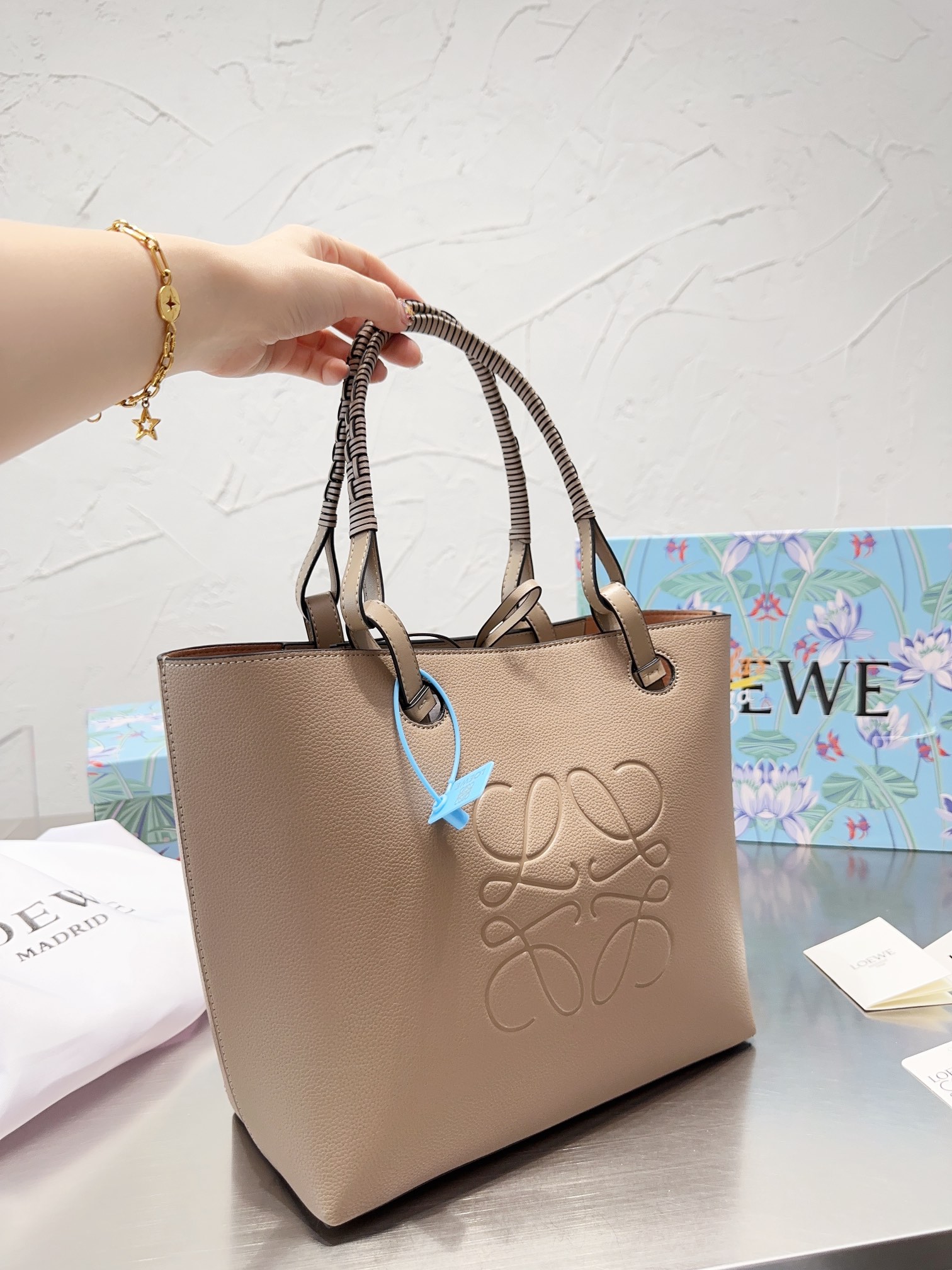 Loewe Tote 003 LLS051 29cm