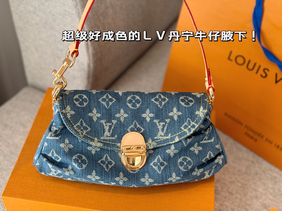 LV Shoulder Bag 009 DB051 27cm