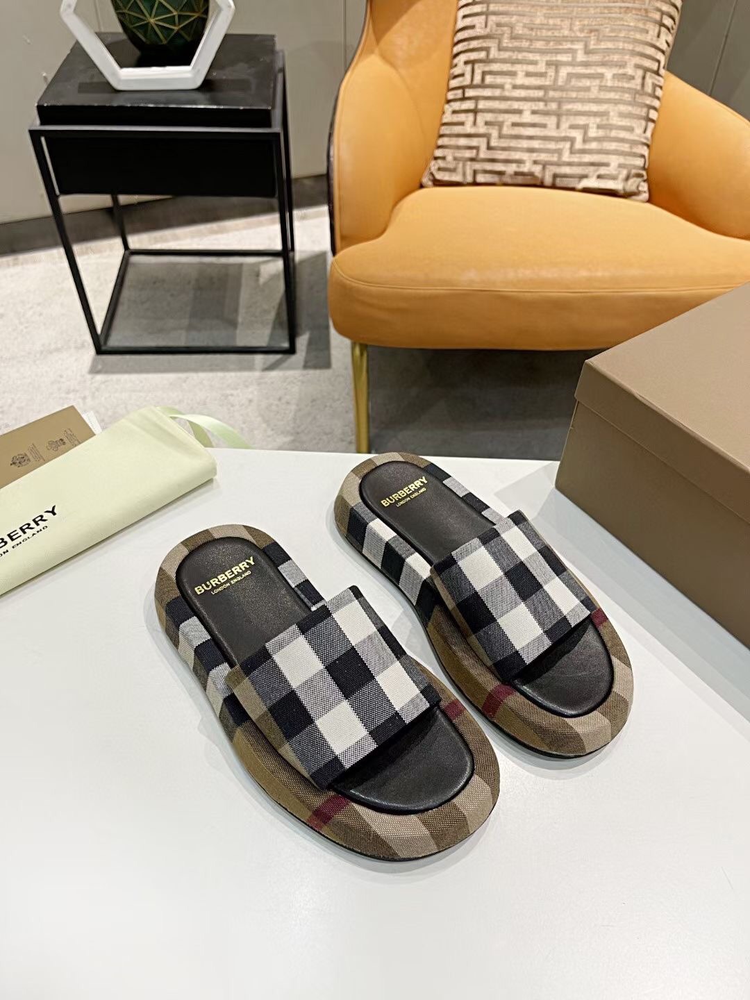 Burberry shoes 004 XM 081