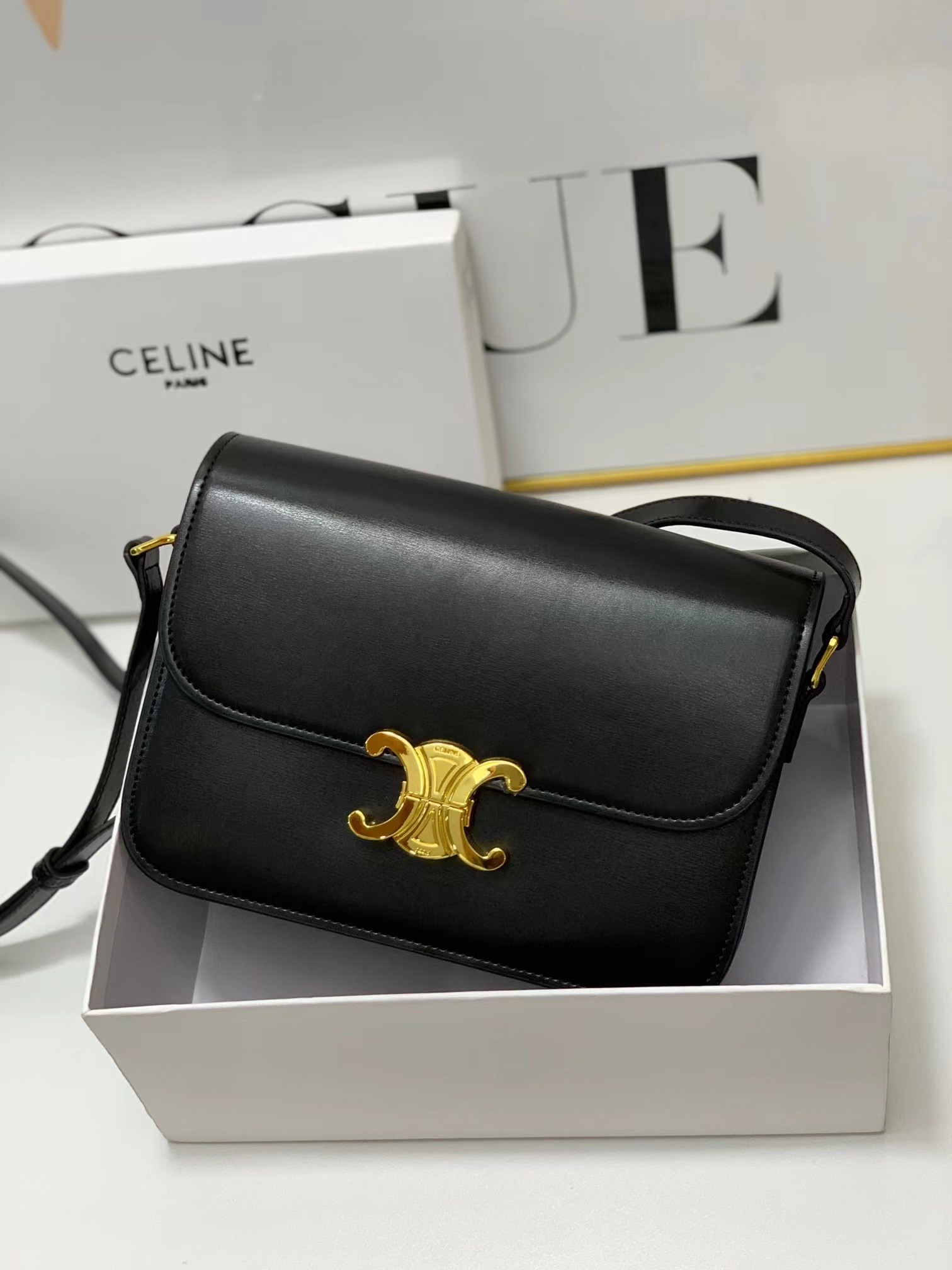 Celine001XX061