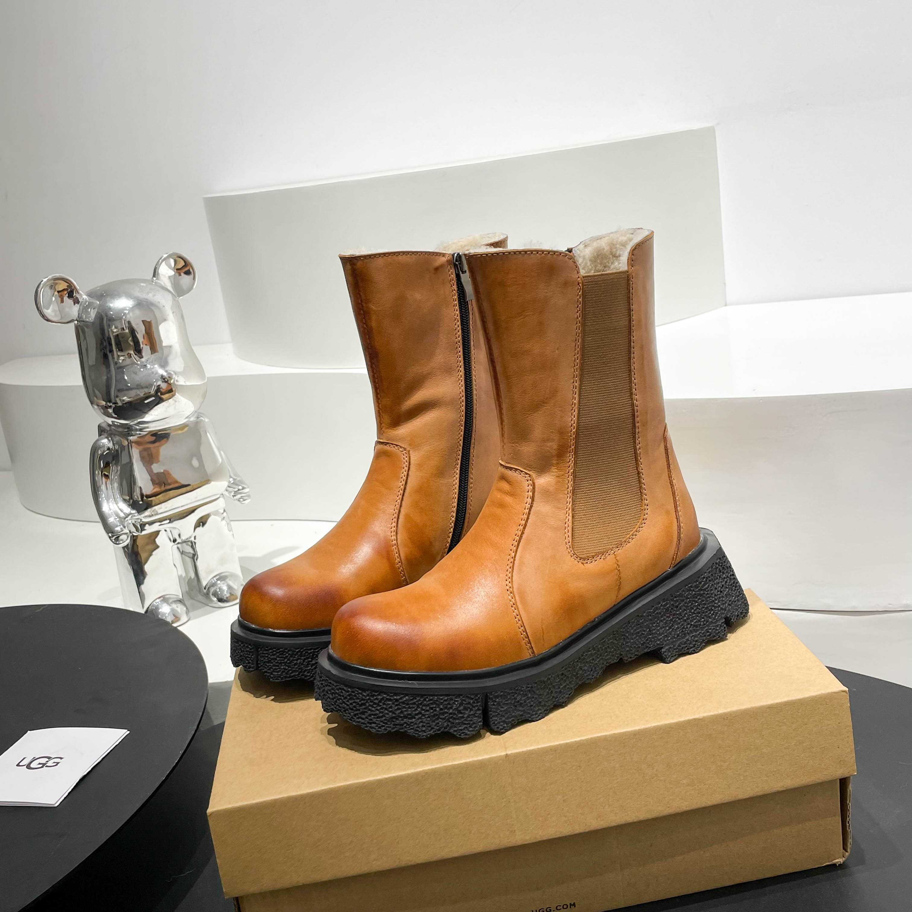 UGG shoes 032 XM013