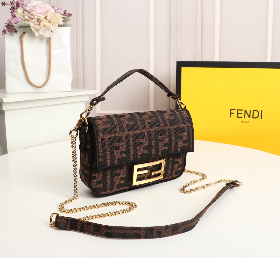 FendiF095JQE081