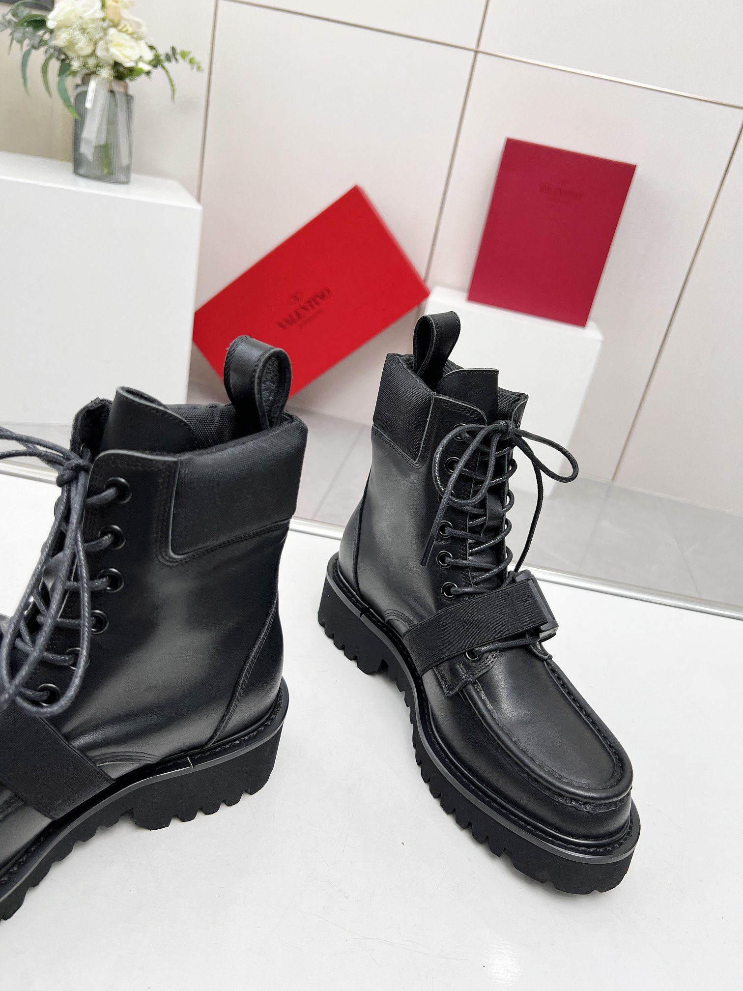 Valentino 002 boots XM003