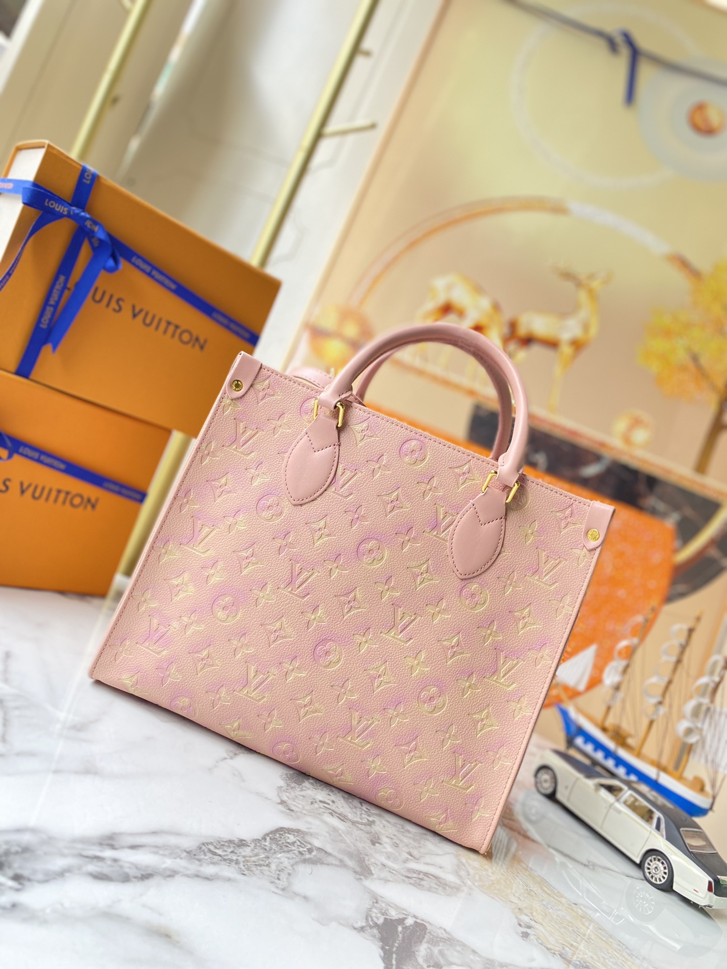 Louis Vuitton ONTHEGO MM