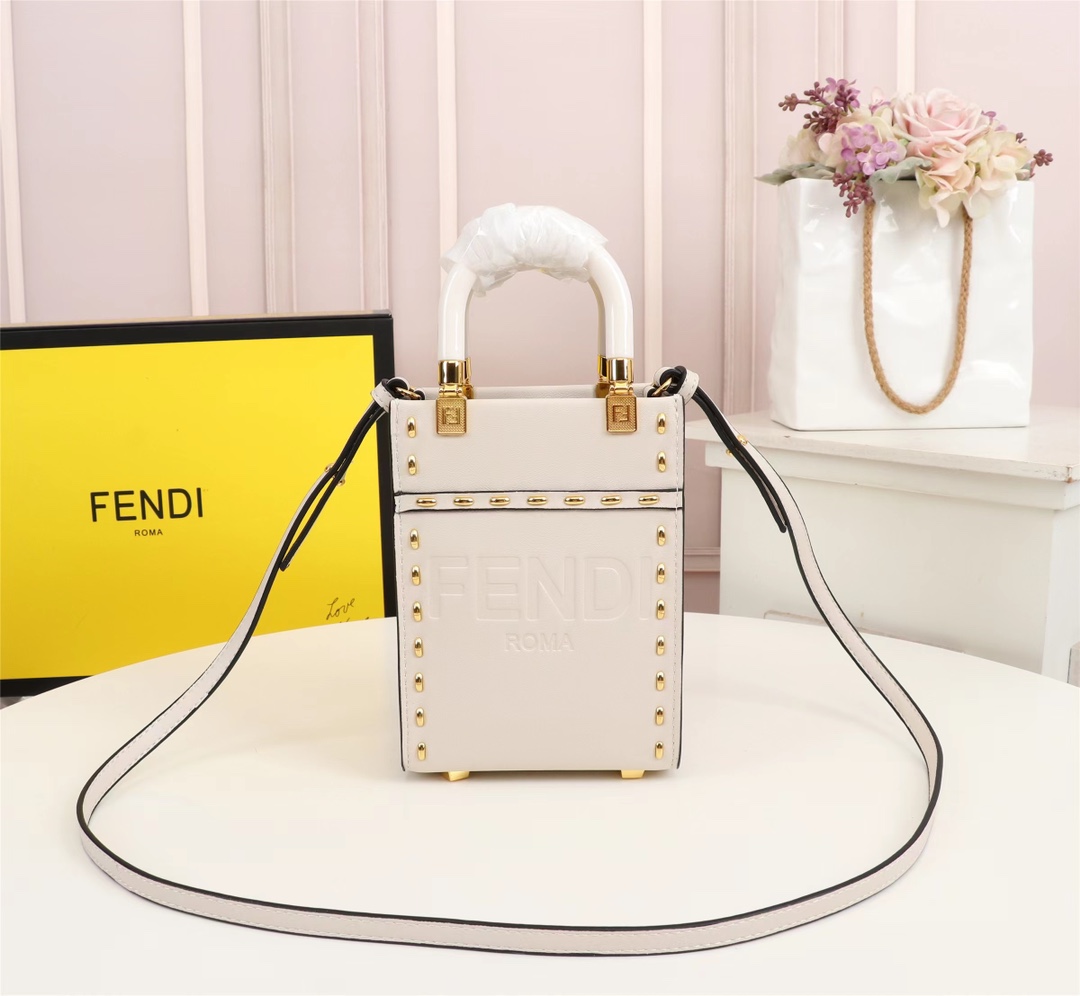 Fendi8628JQE551