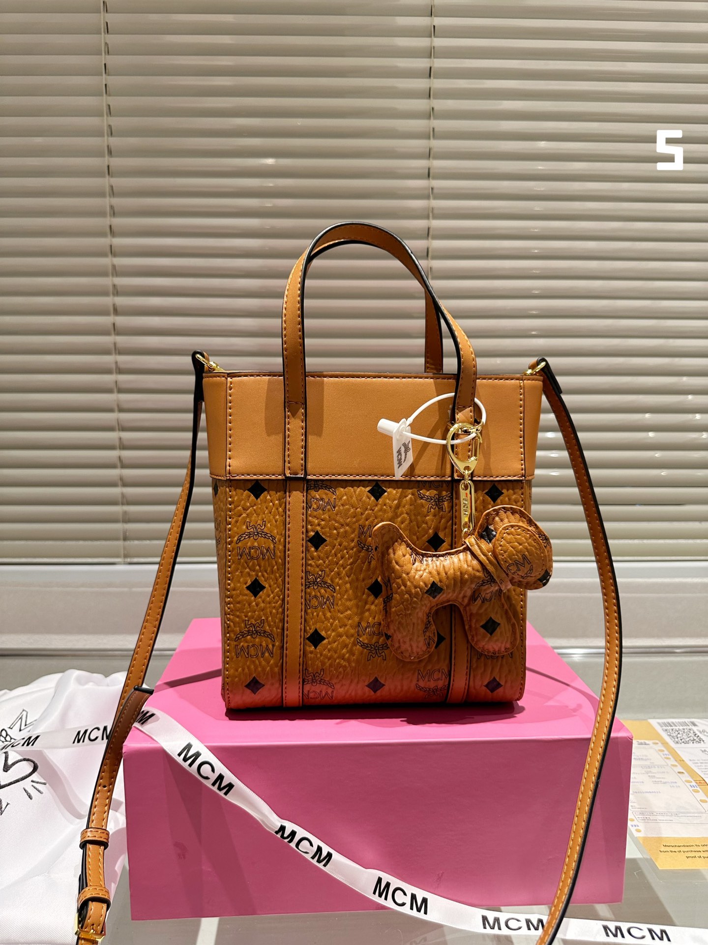 MCM Aren Tote 013 LLS541 20cm