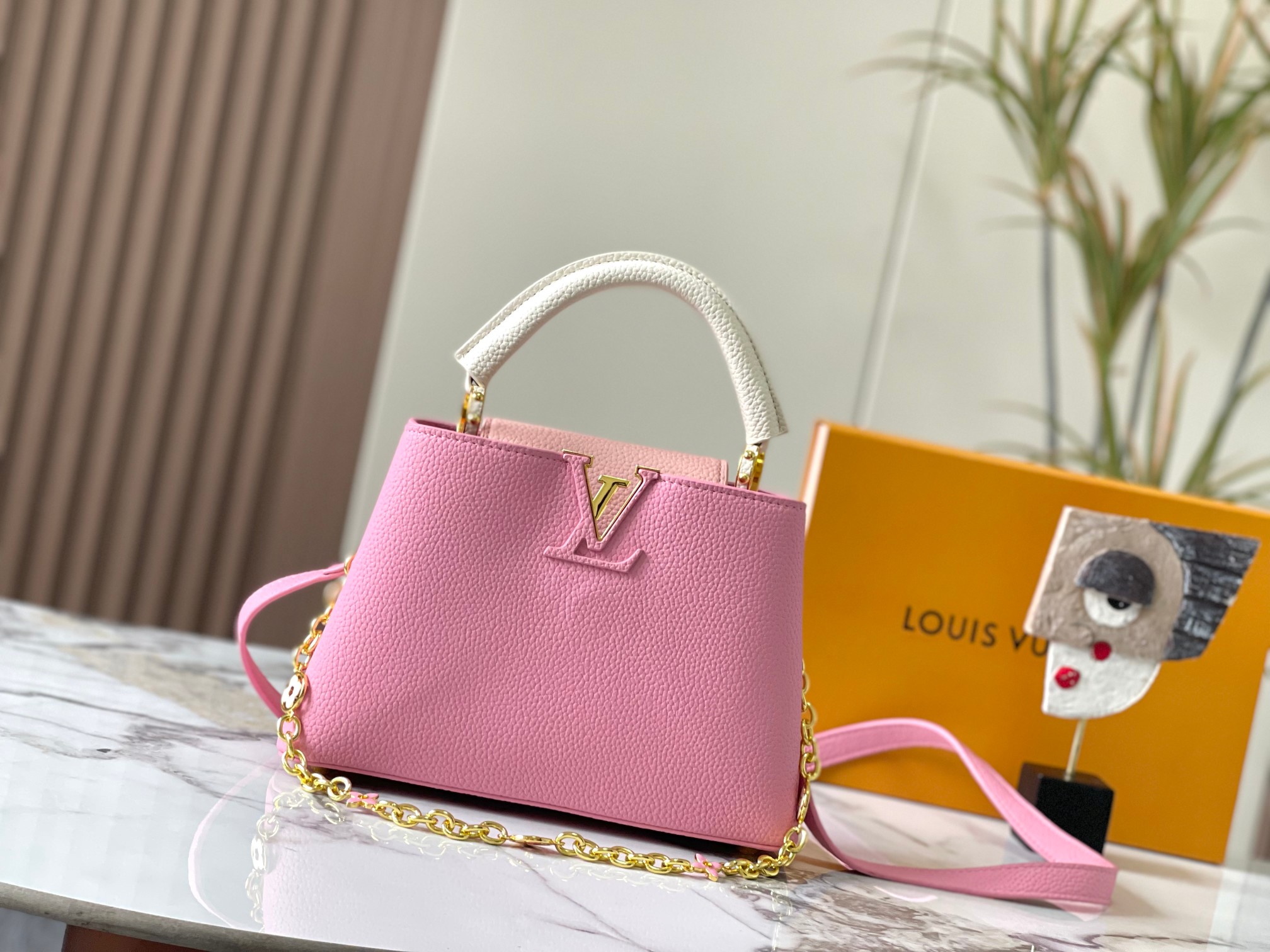 LVM20844CS022 27 x 18 x 9 cm