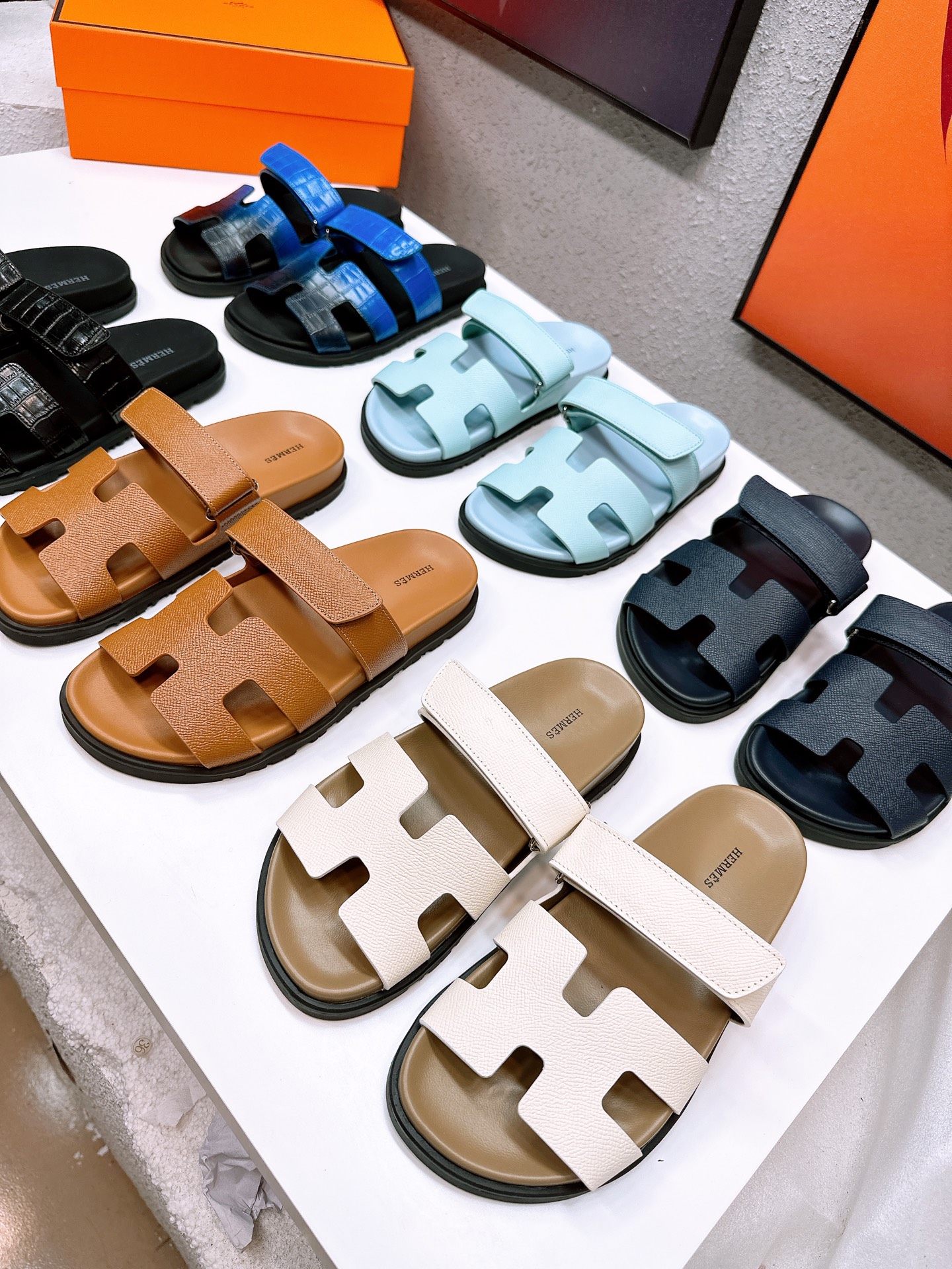 HERMÈS CHYPRE SANDALS 010 XM 052