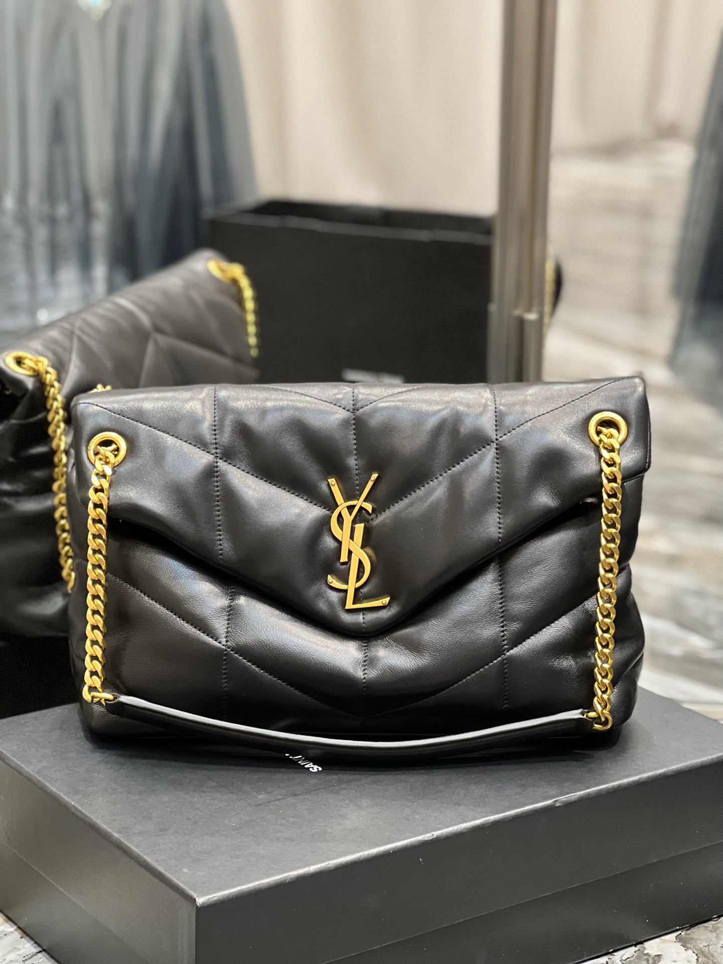 YSL577475LL081
