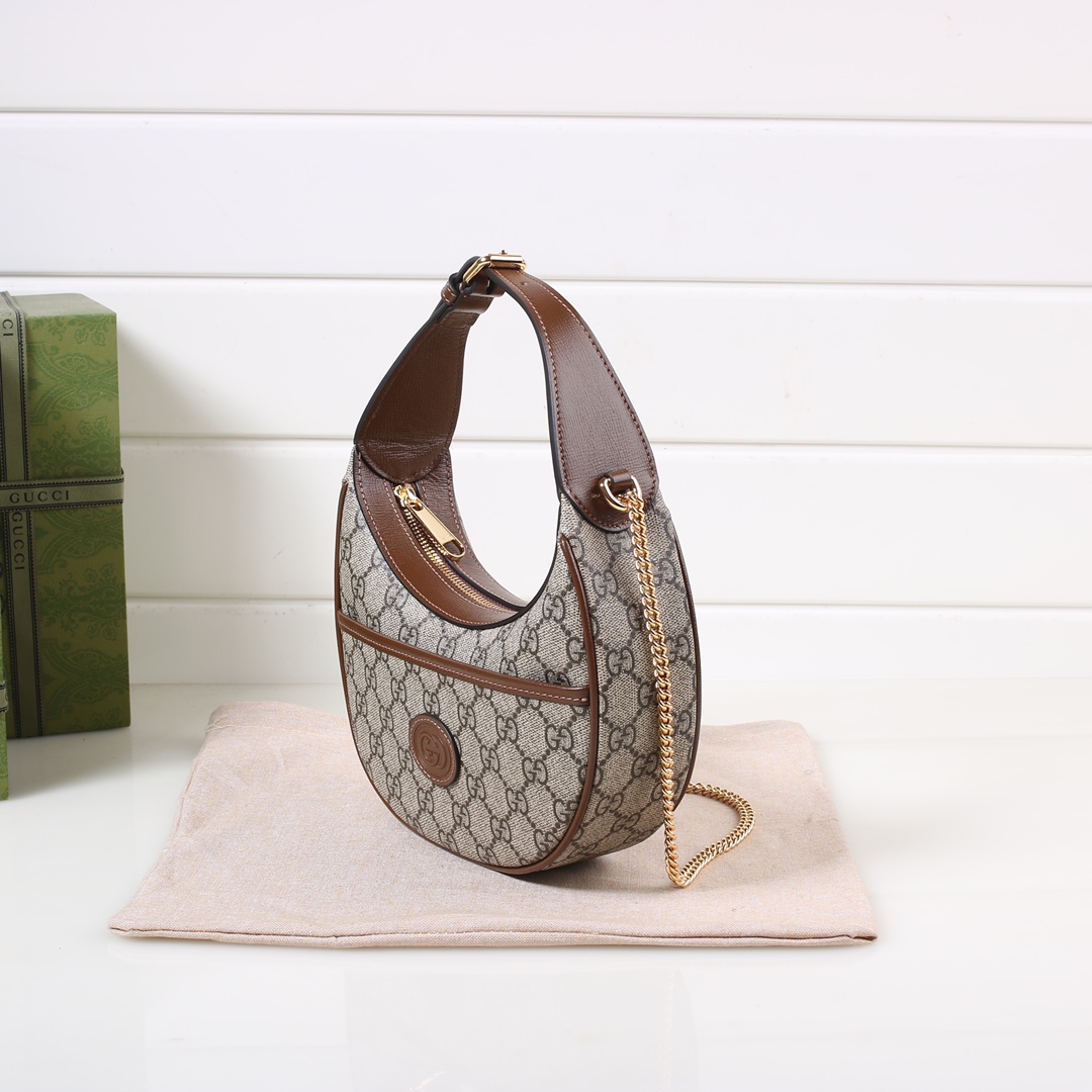 Gucci726843smile061