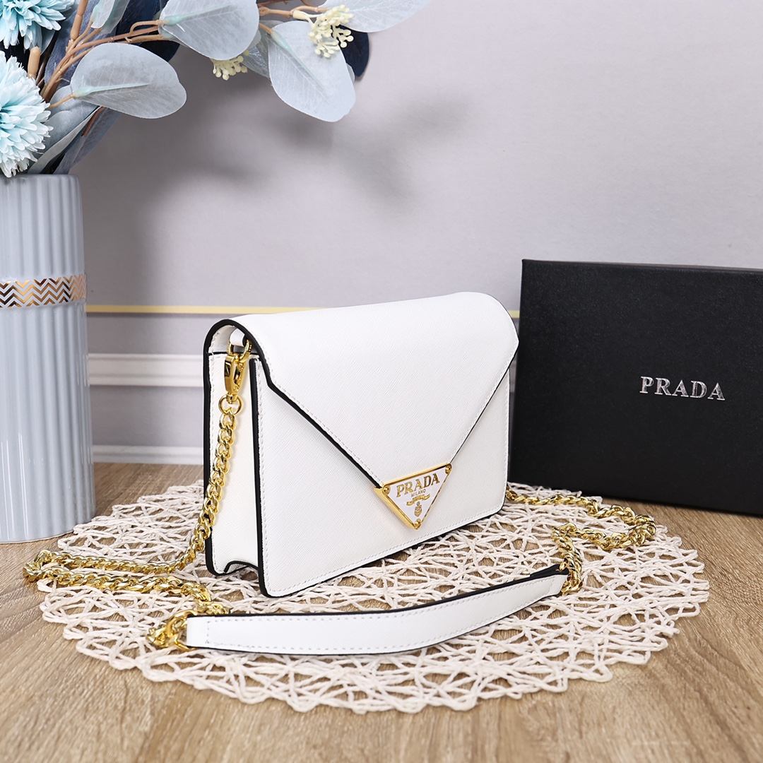 Prada0836 22PJ551