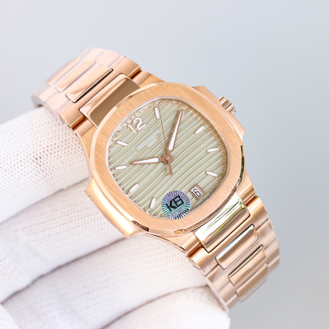 PATEK PHILIPPE NAUTILUS 7118 35.2mm