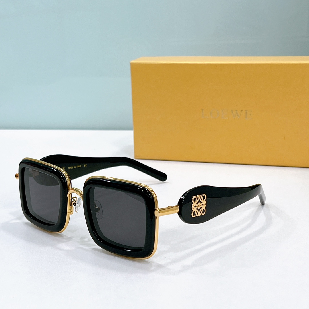 Loewe Sunglasses LW40150U SM051