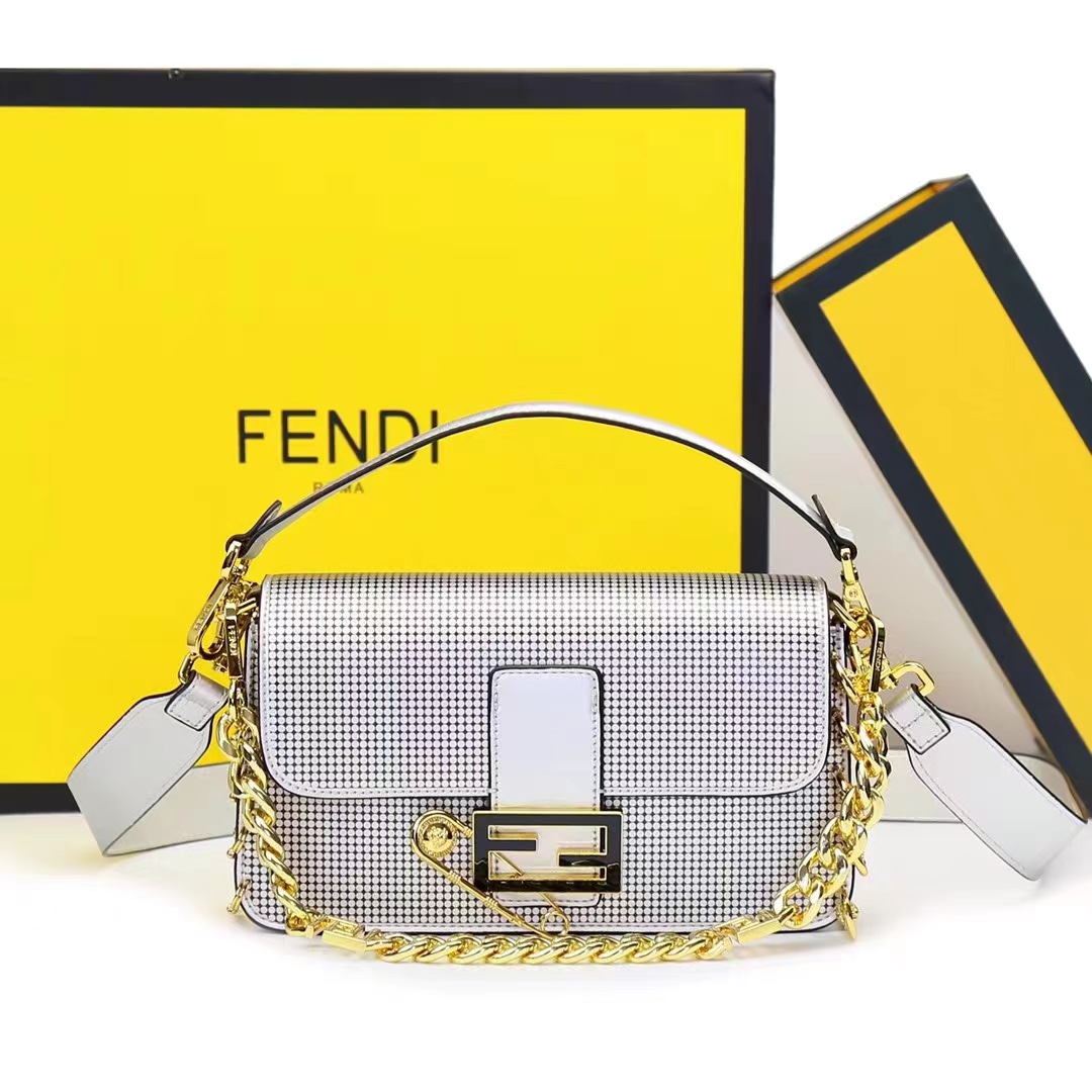 Fendi003JQE002