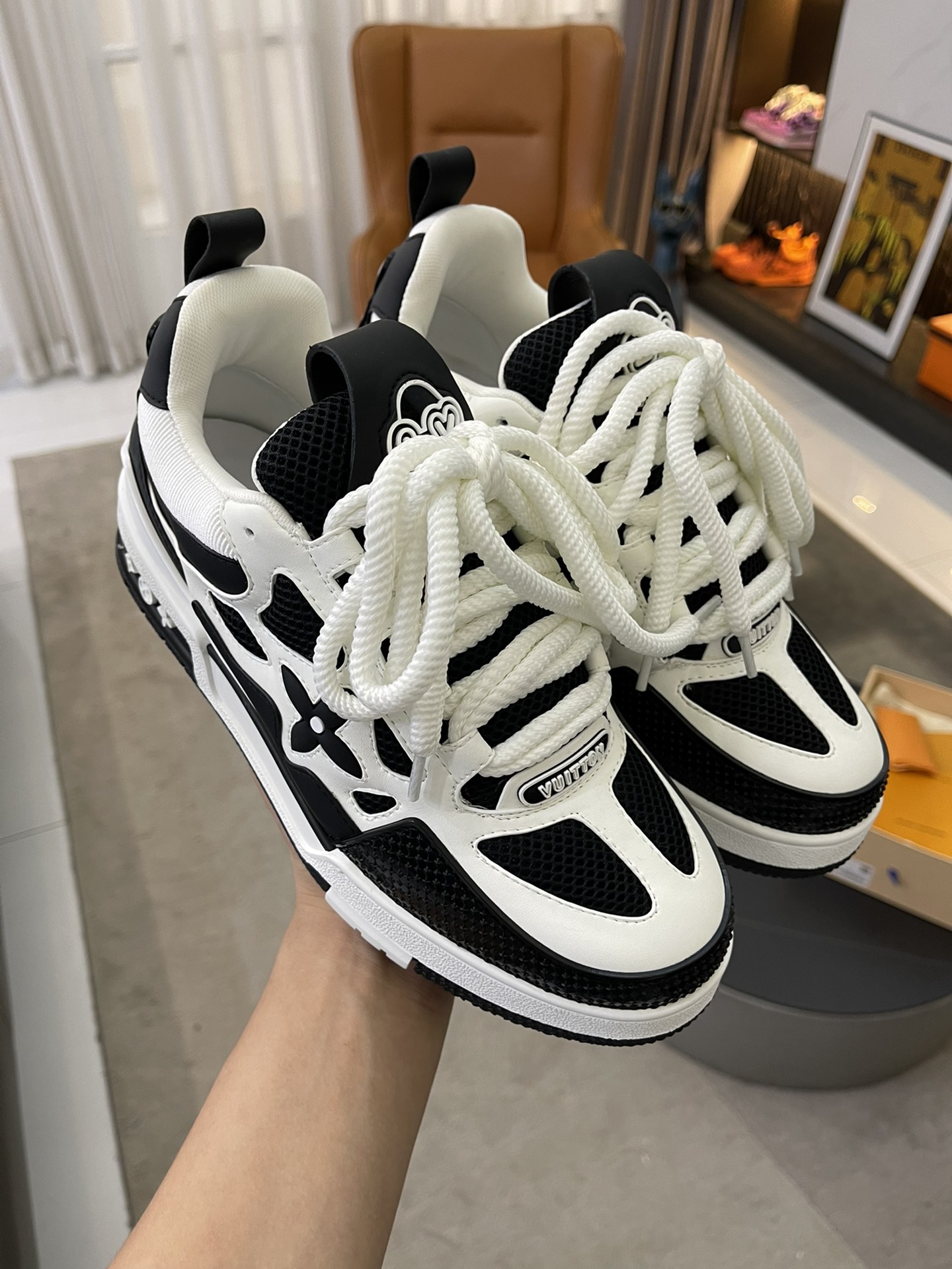 LV 004 Casual shoes XM 024
