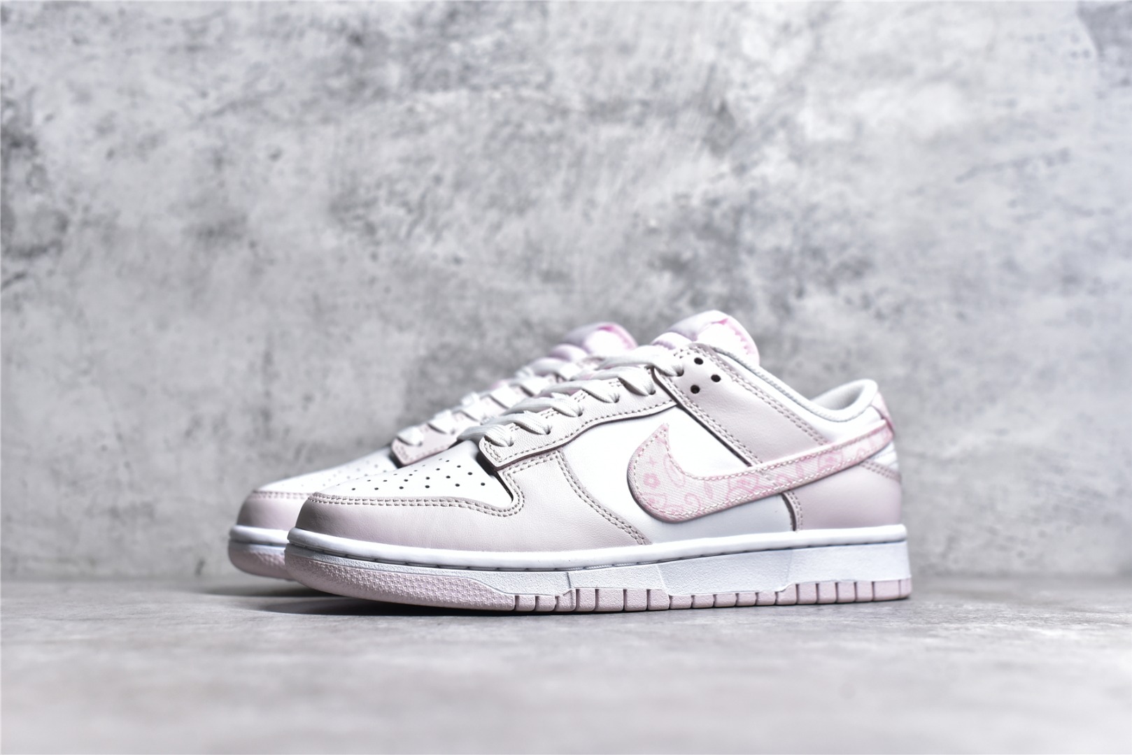 NK Dunk Low Pink Paisley FD1449-100
